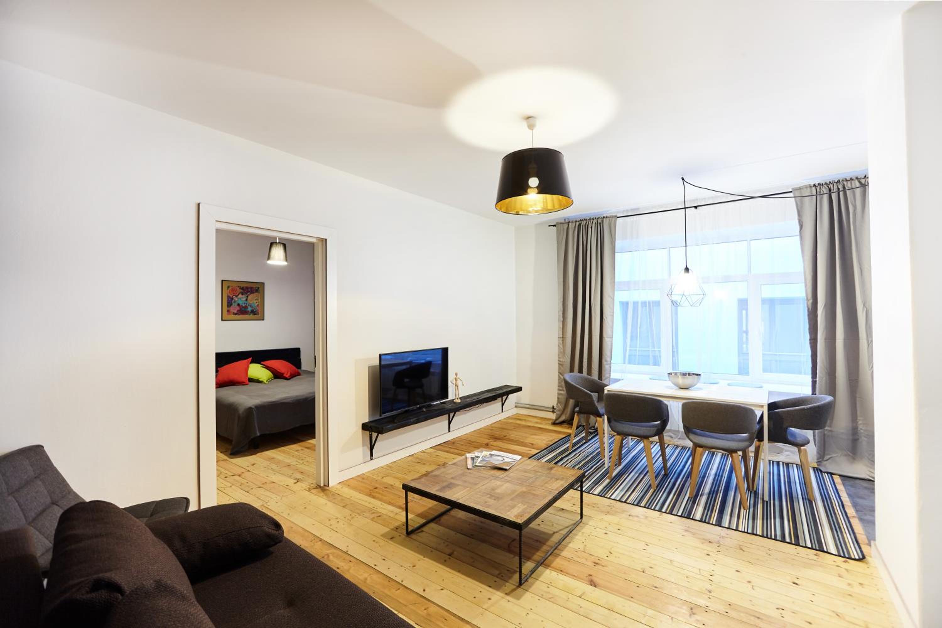 One-Bedroom Apartment - Photo 9
