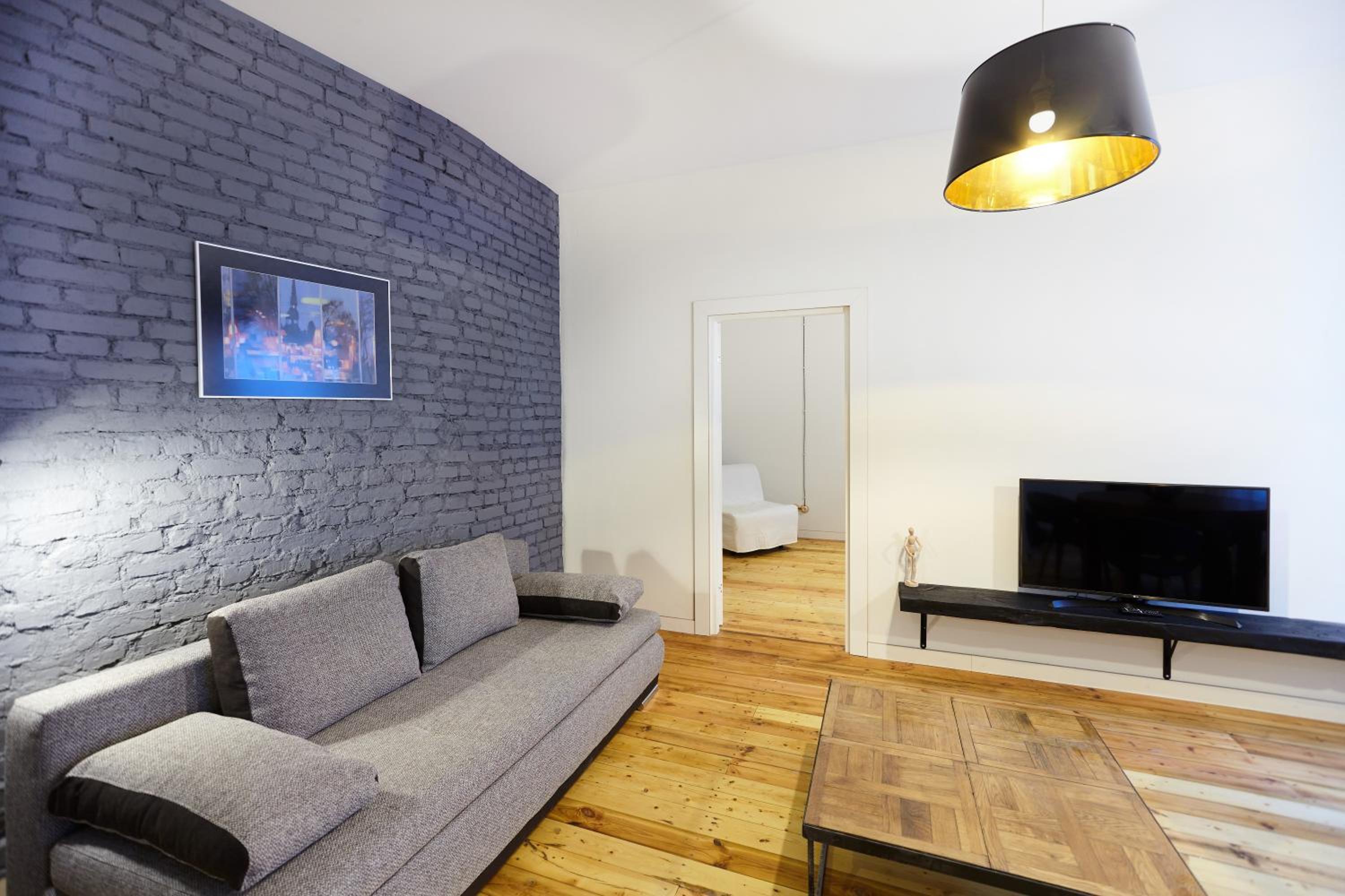 One-Bedroom Apartment - Photo 17