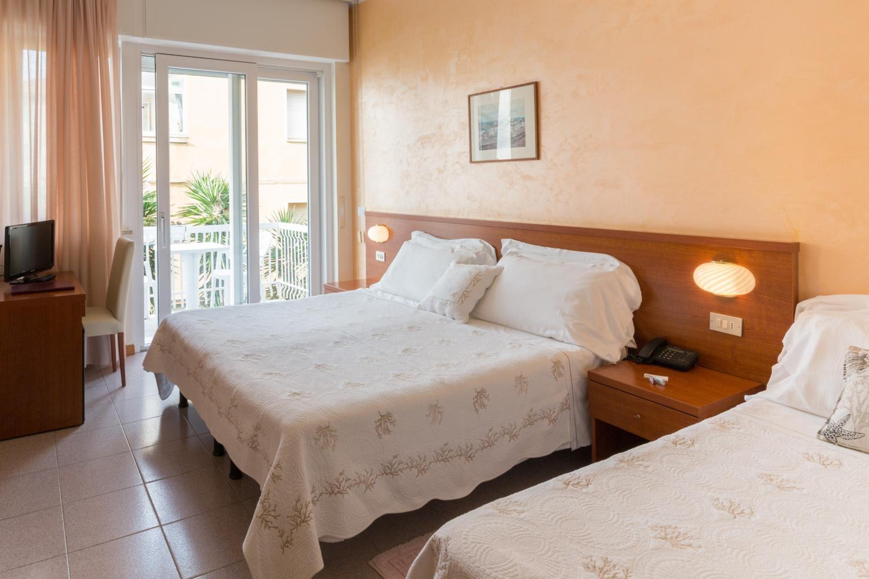 Triple Room - Photo 2