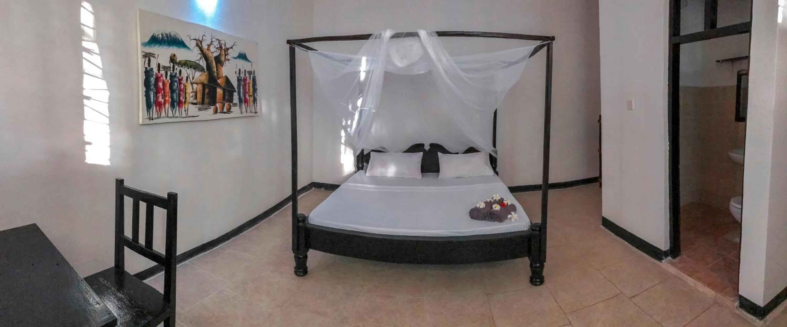 Superior King Room - Photo 8