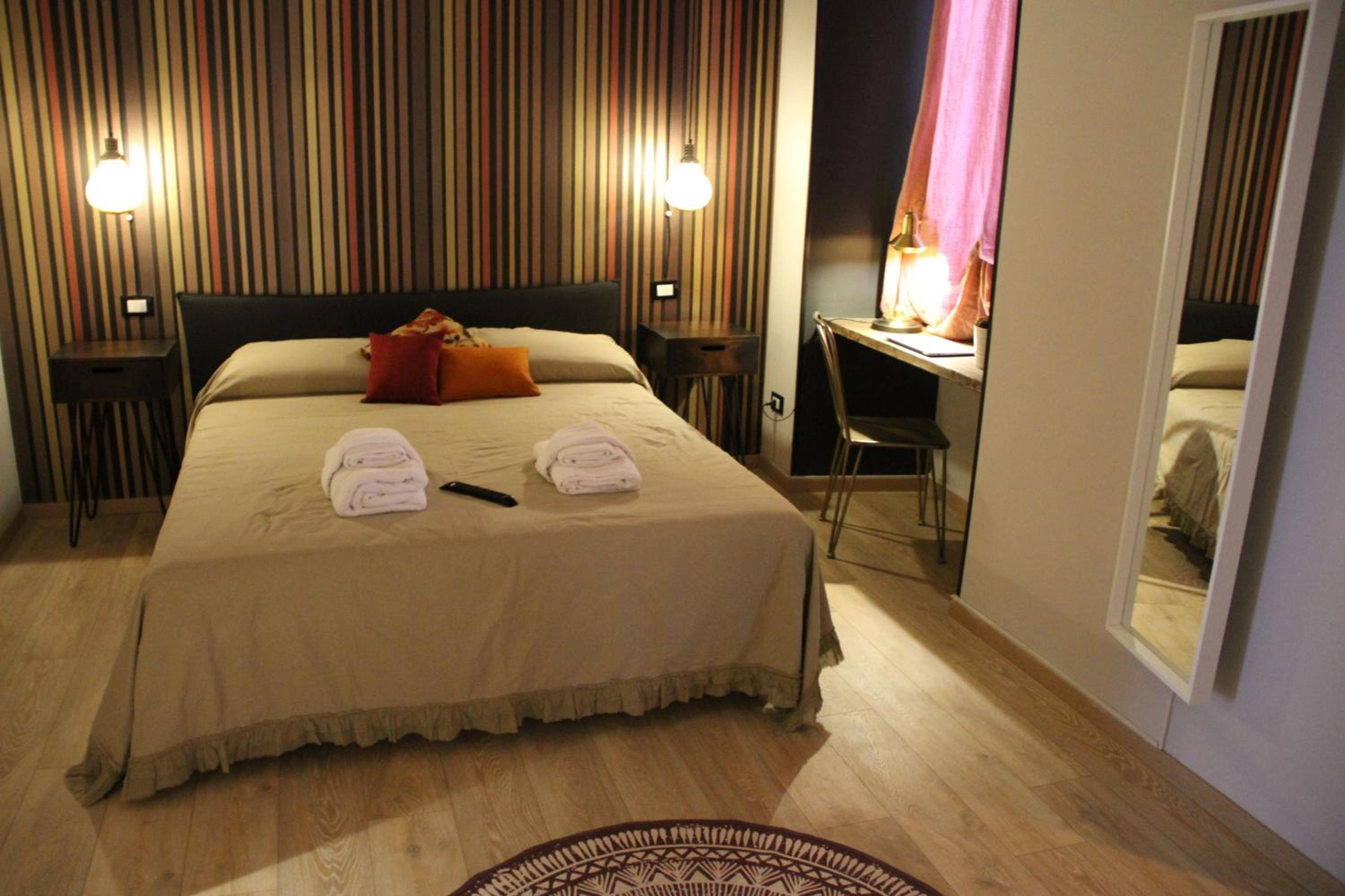 Deluxe King Room photo 1