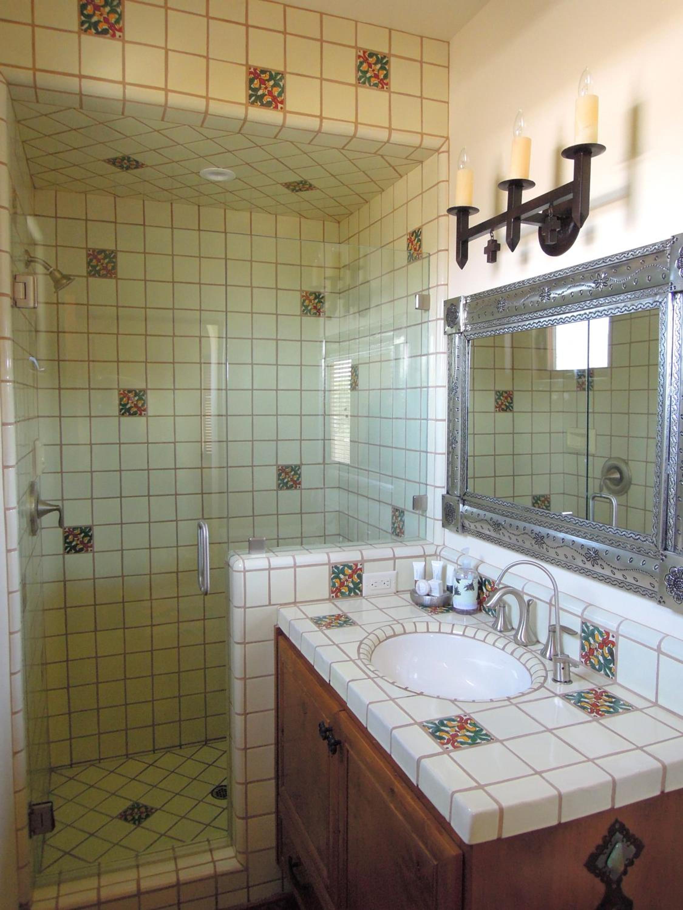 Deluxe King Room photo 2