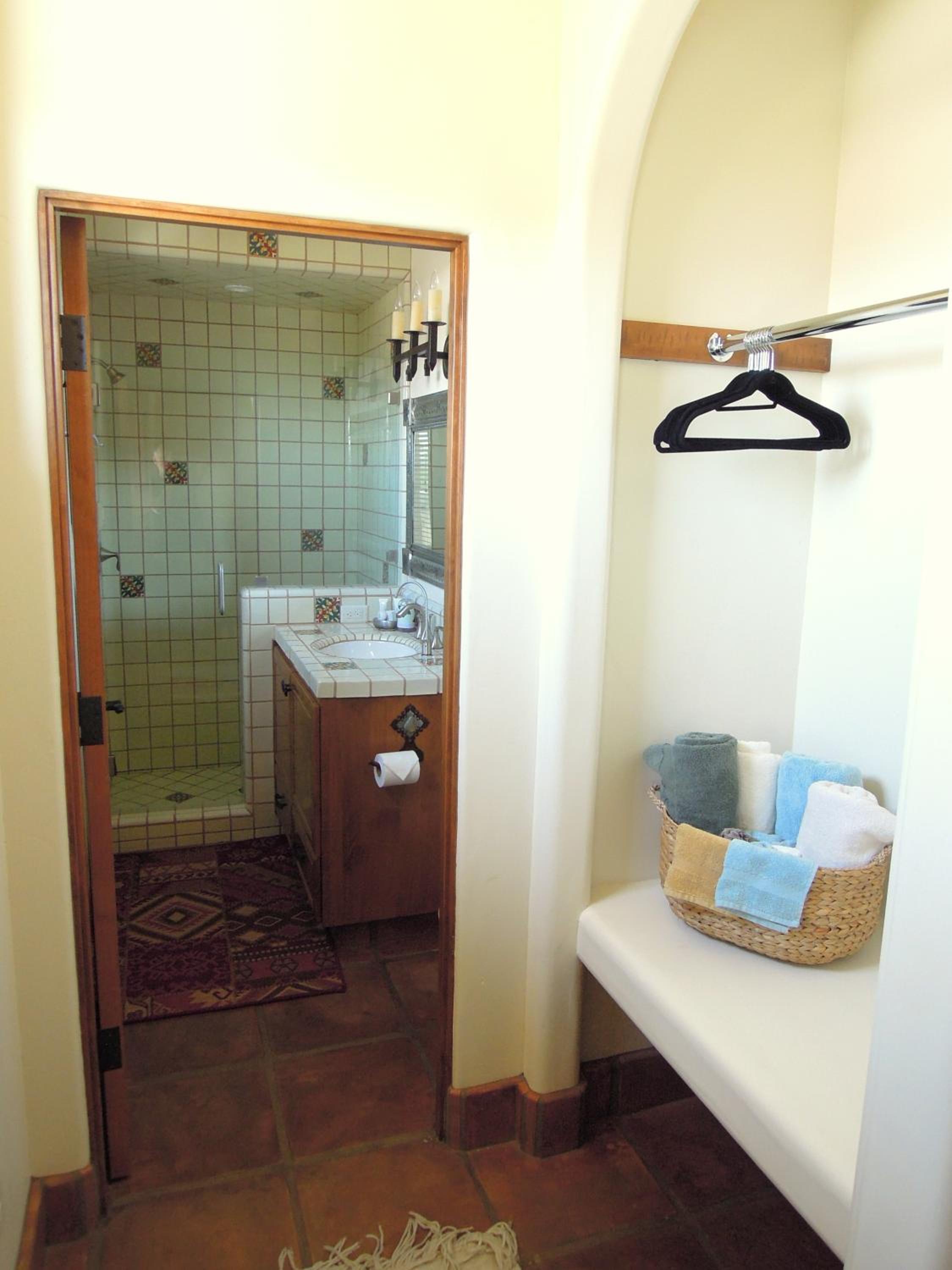 Deluxe King Room photo 3