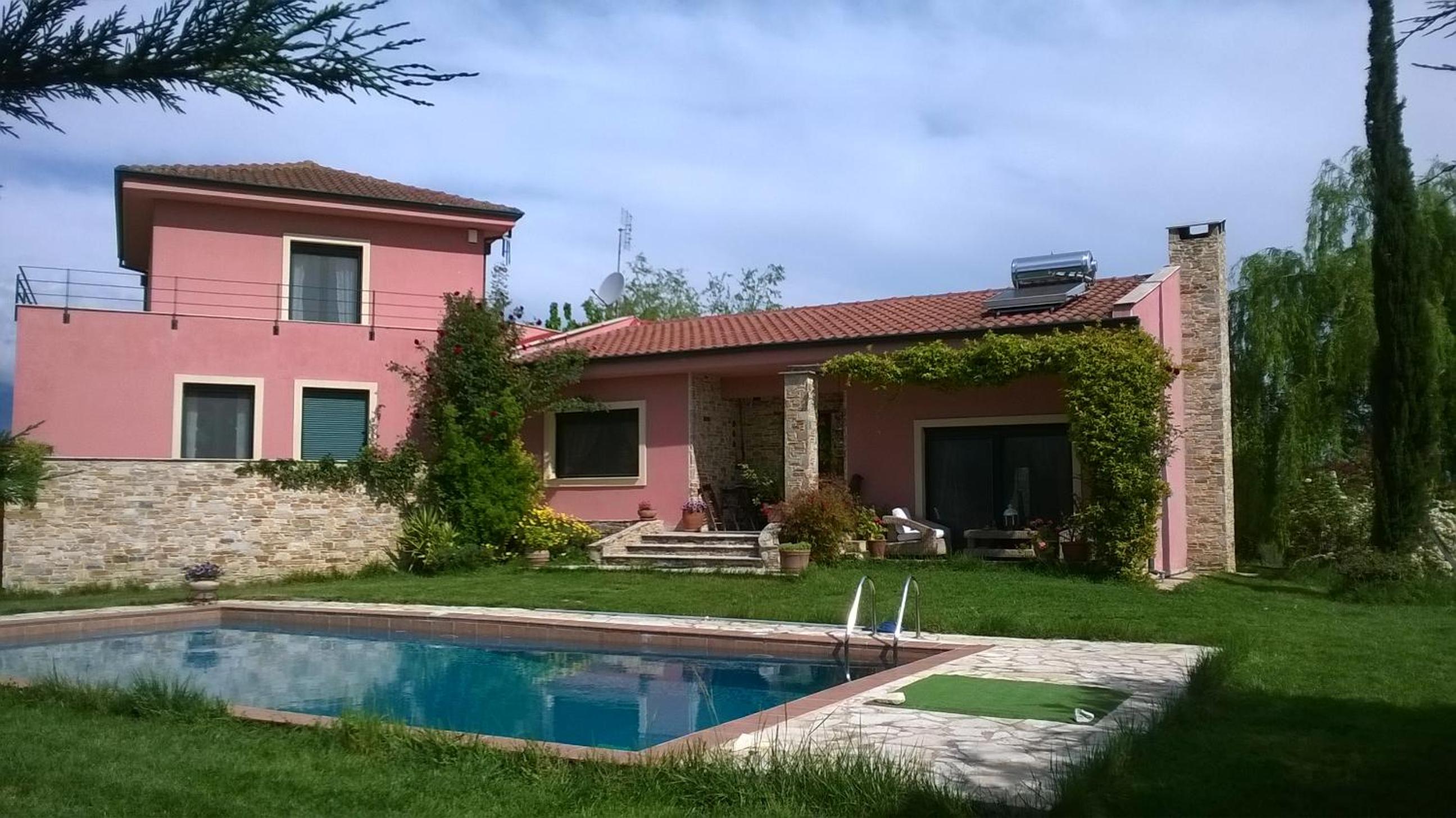 Villa photo 2