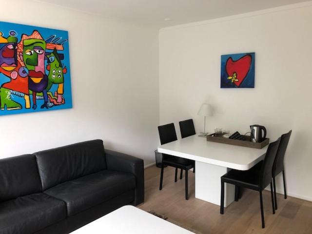 Apartment photo 2
