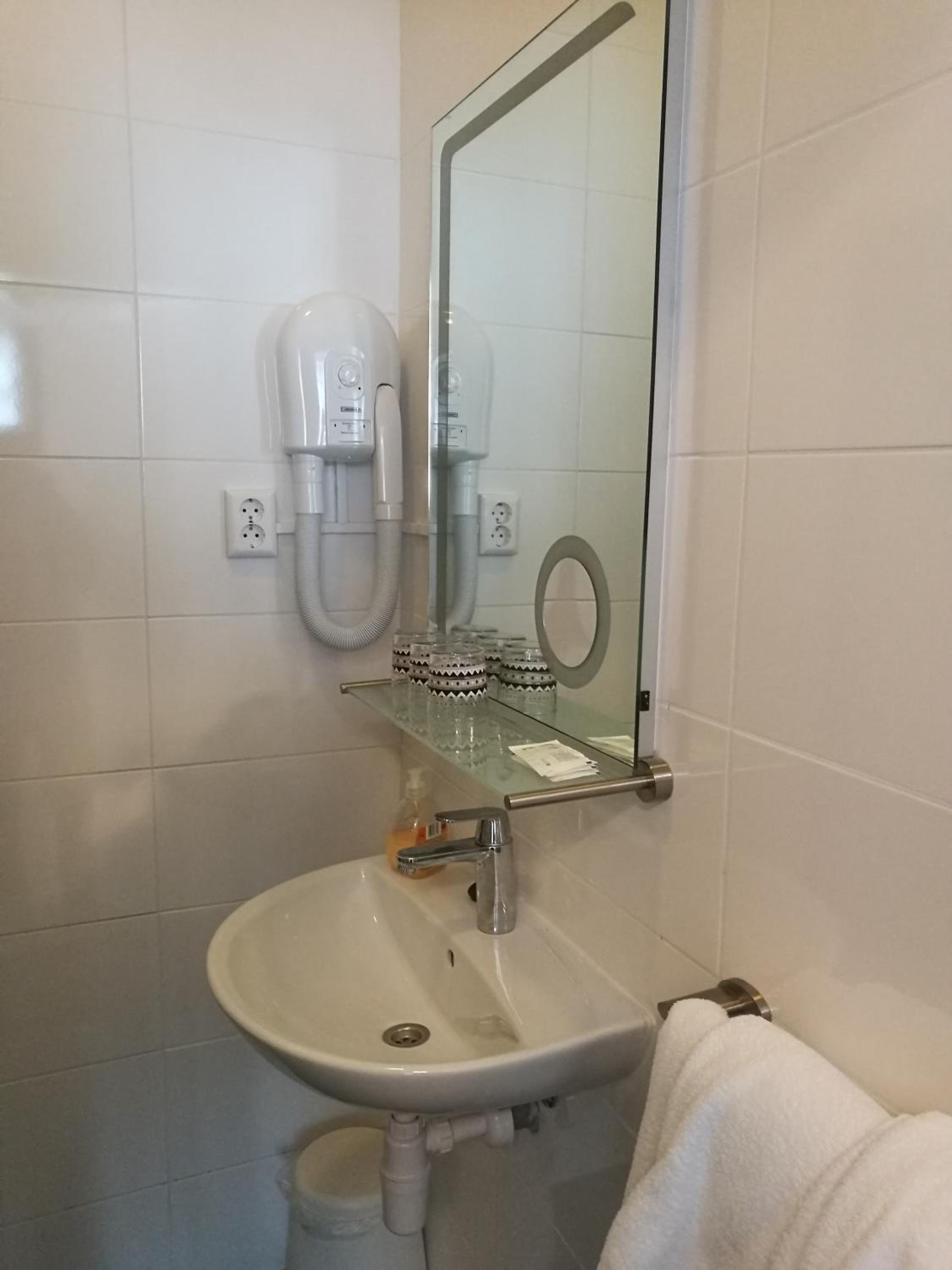 Triple Room - Photo 8