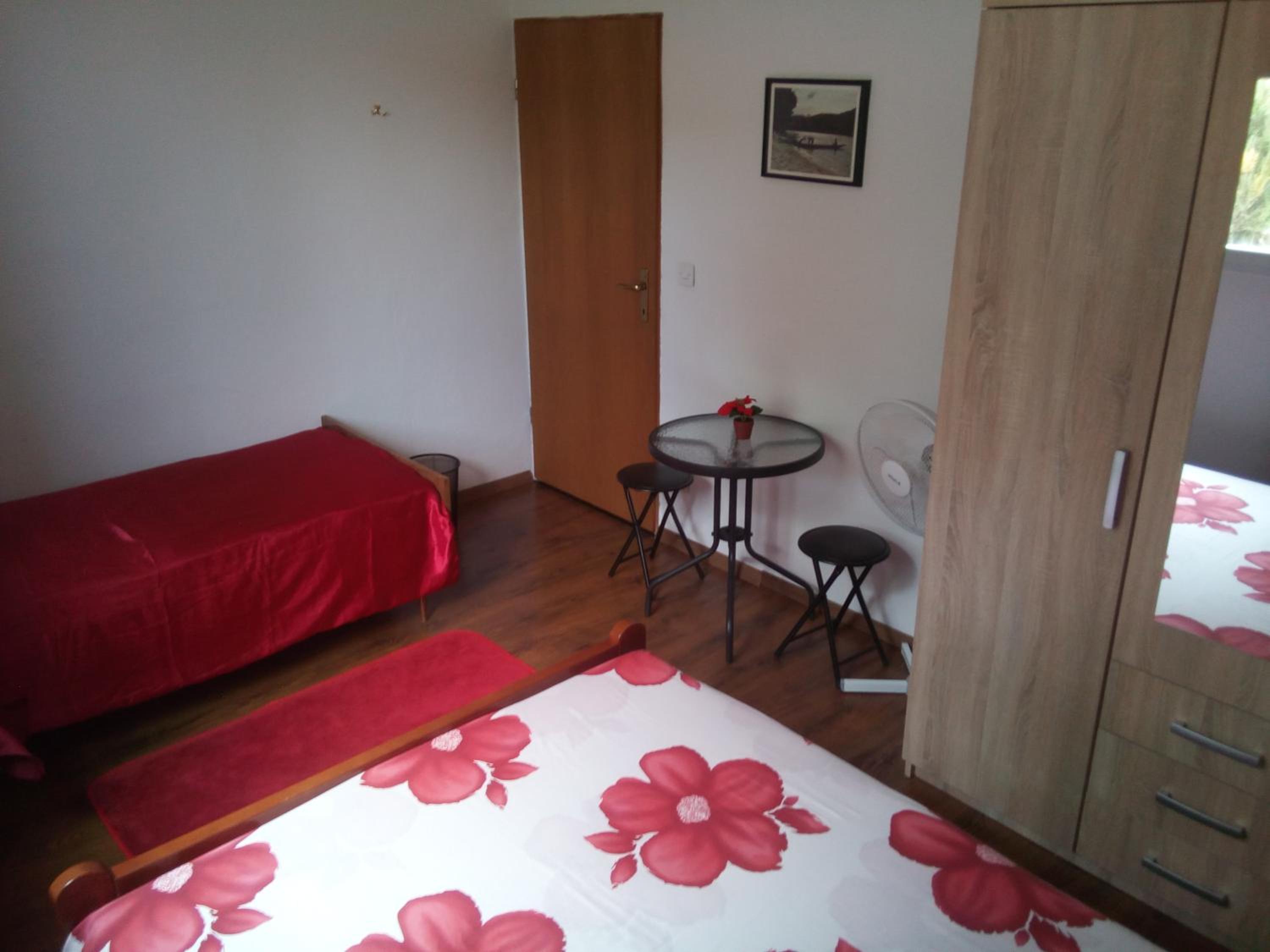 Triple Room - Photo 12
