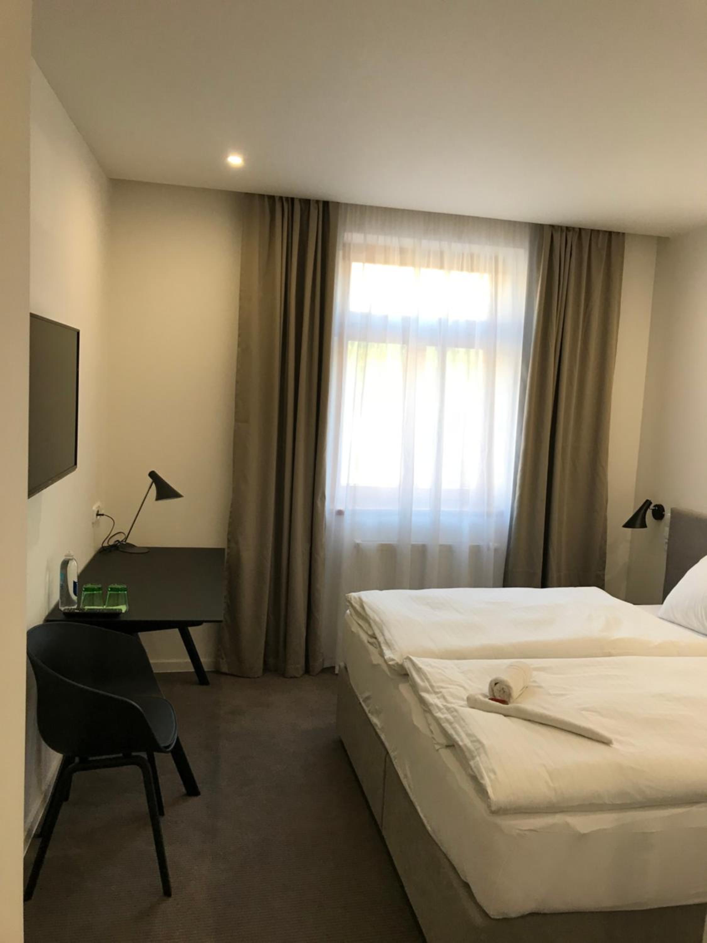 Business Double Room with Courtyard View - Photo 1