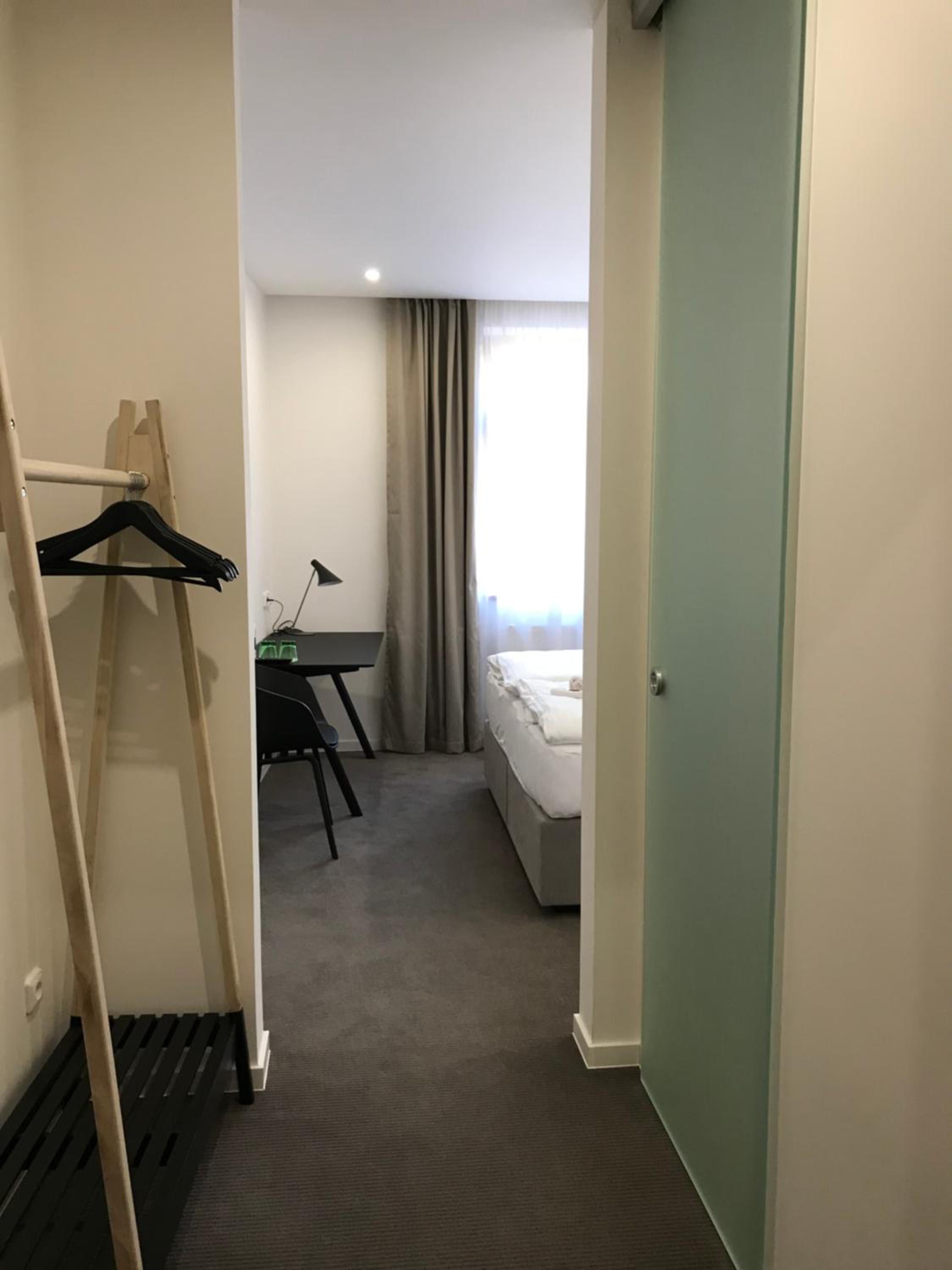 Business Double Room with Courtyard View - Photo 5