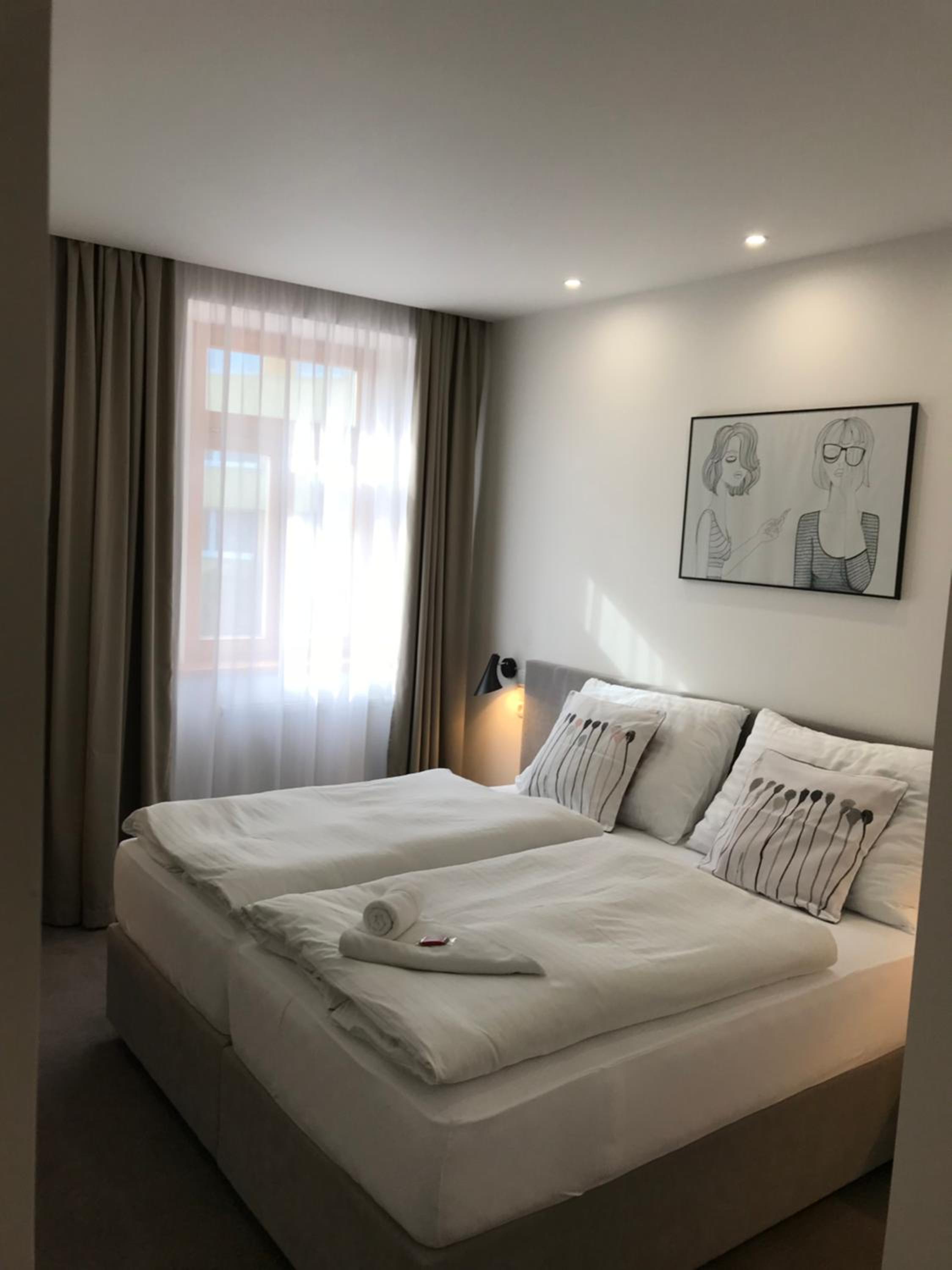 Business Double Room with Courtyard View - Photo 11