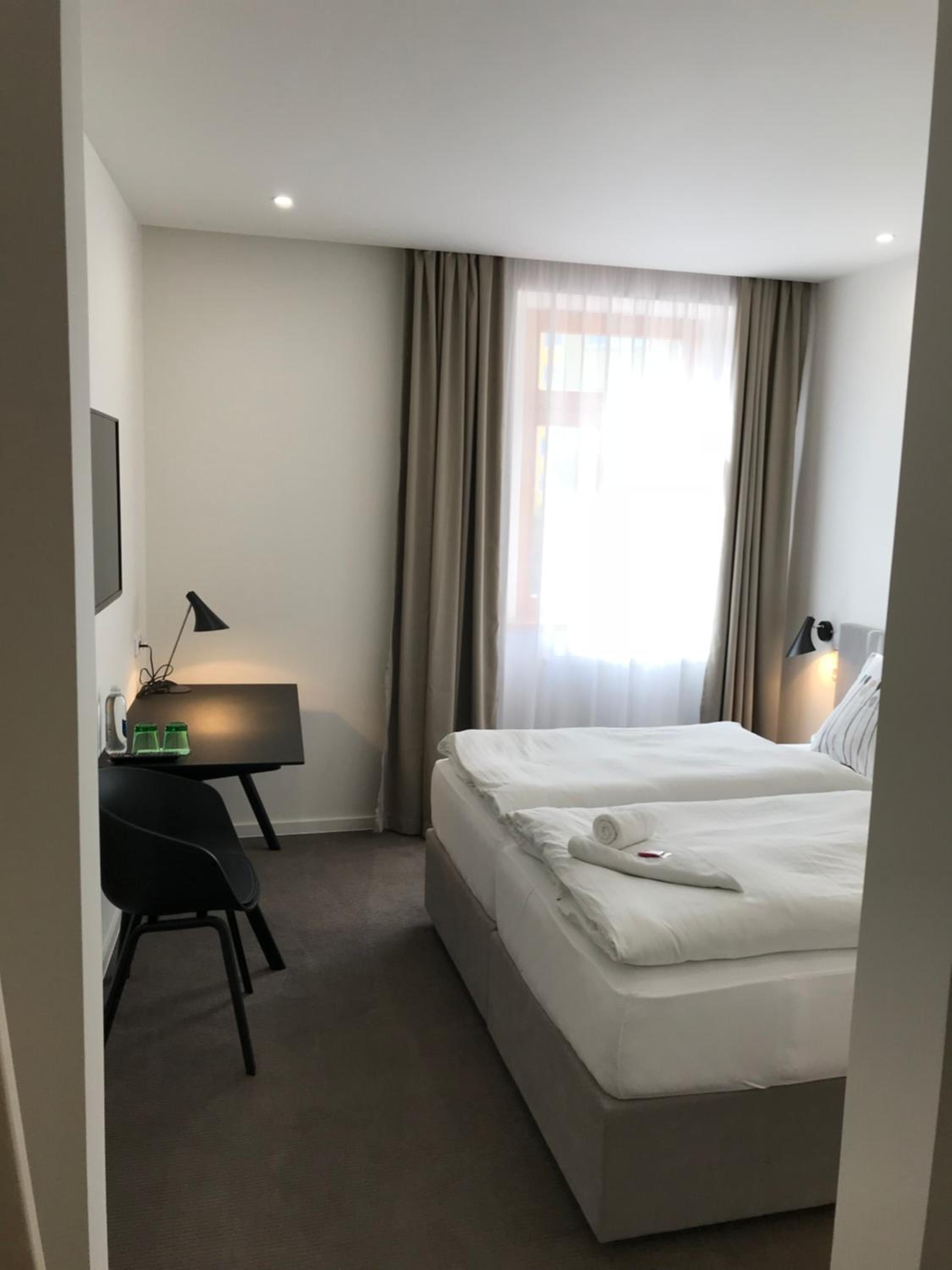 Business Double Room with Courtyard View - Photo 10