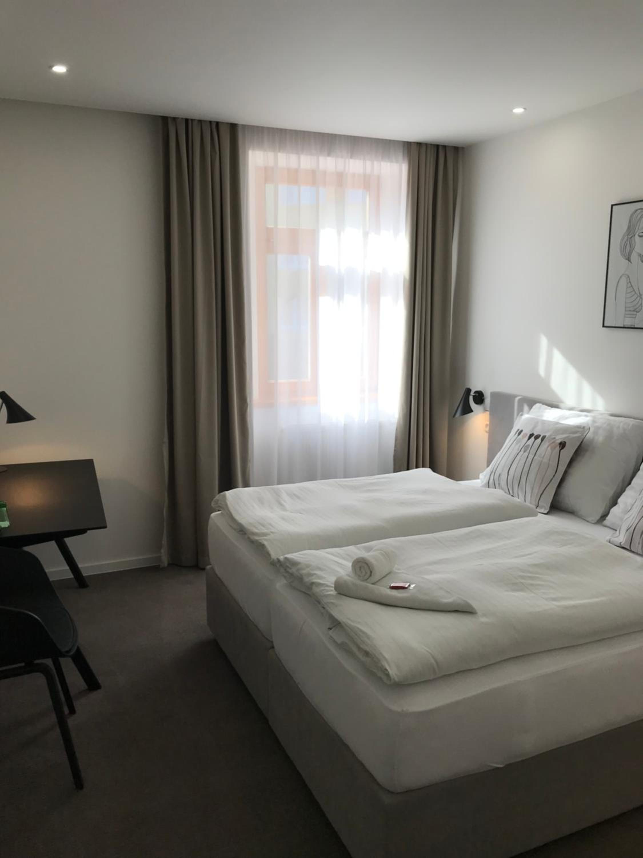 Business Double Room with Courtyard View - Photo 9