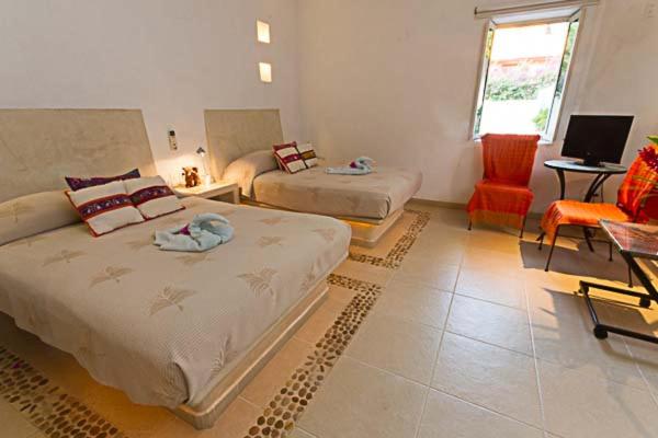 Budget Twin Room - Photo 4