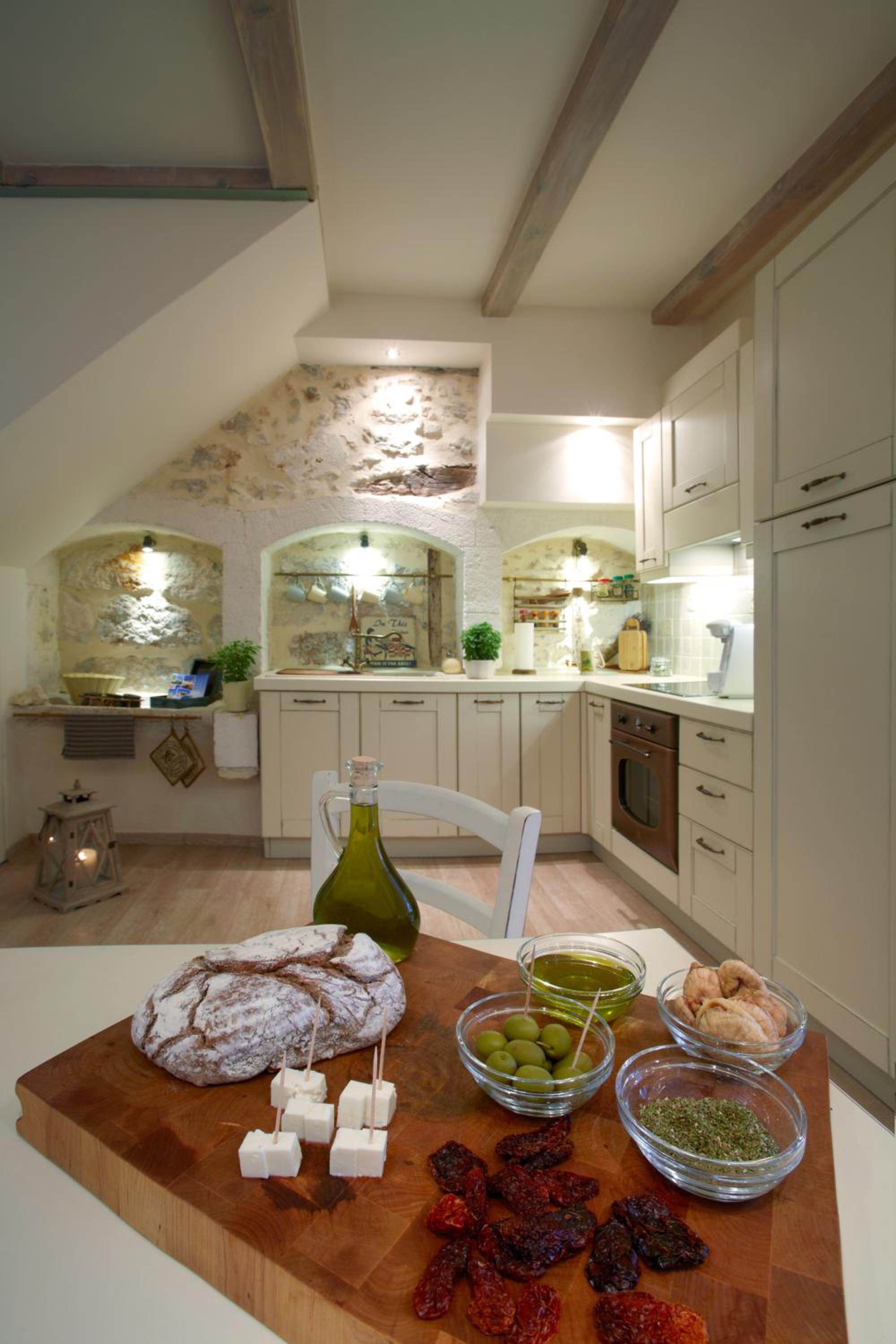 Two-Bedroom Suite - Photo 16