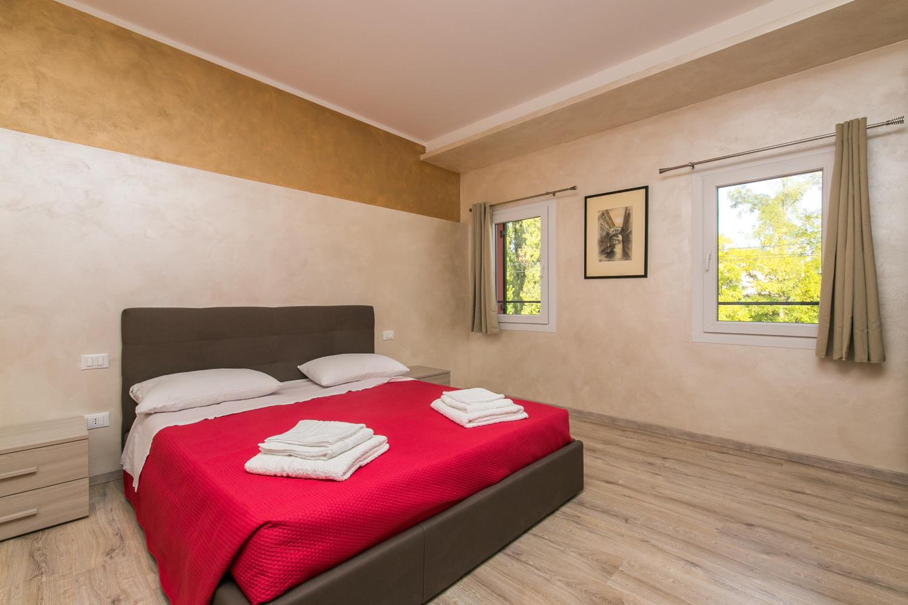 Deluxe Room - Photo 1