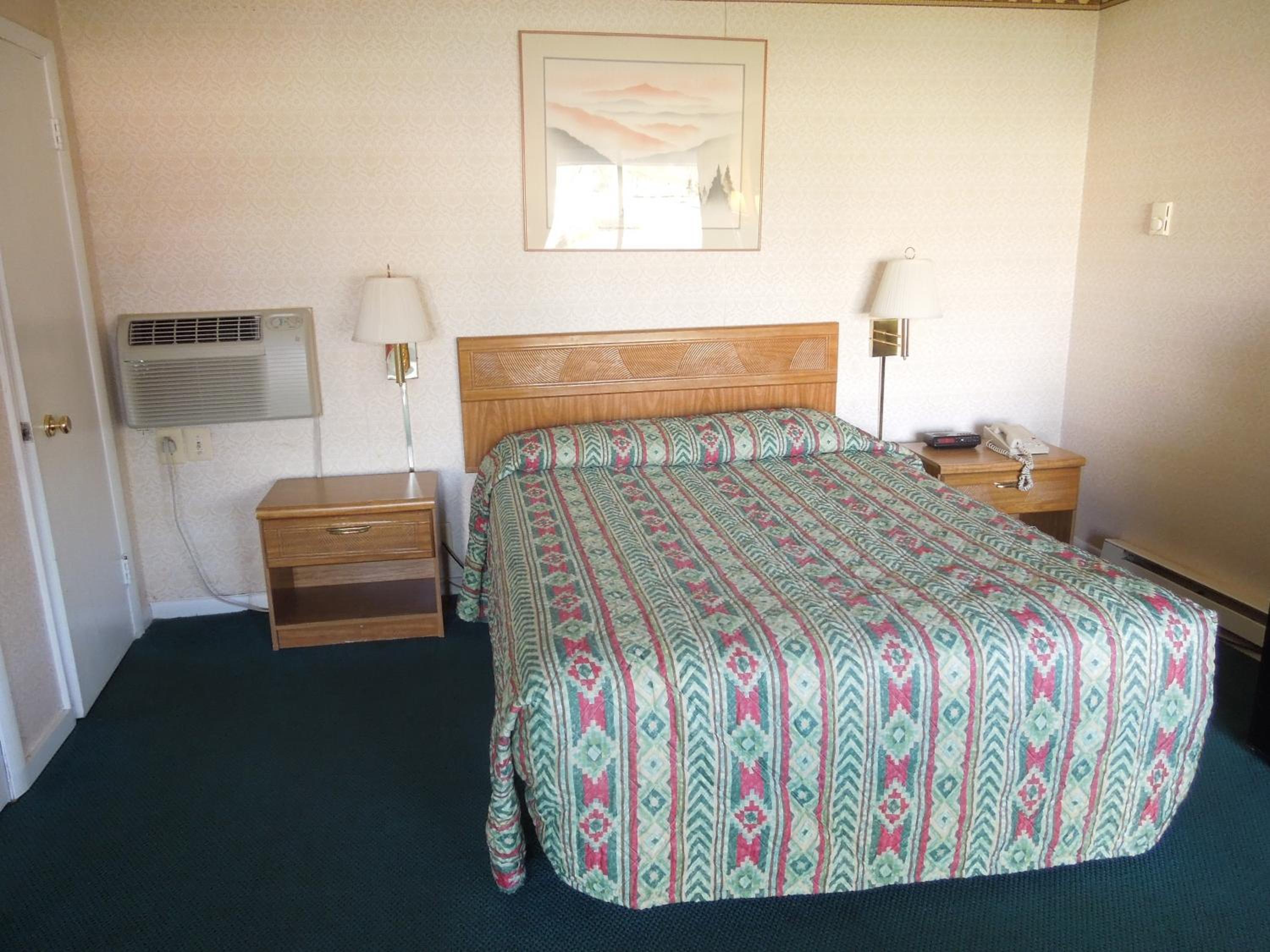 Standard King Room photo 3