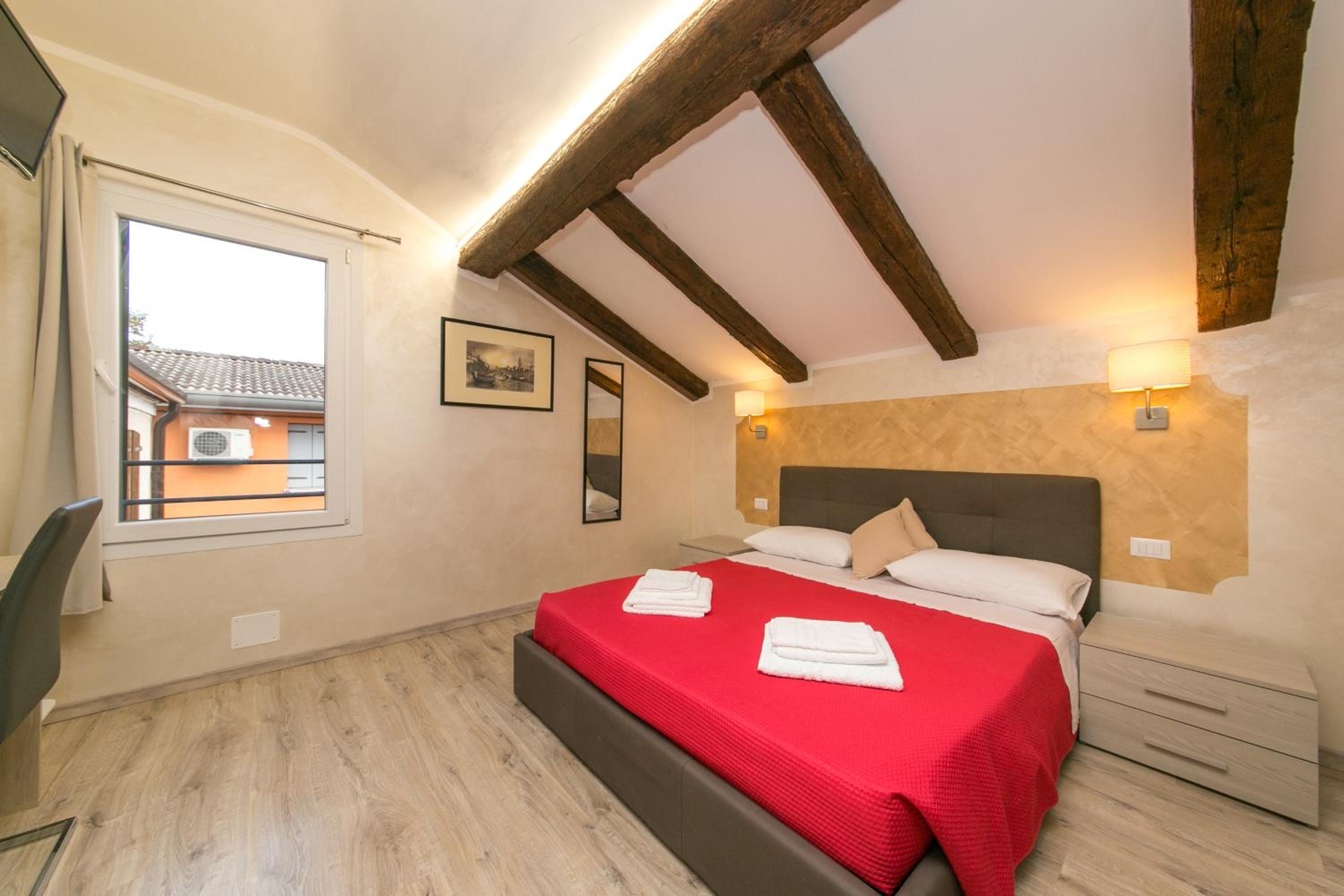 Double Room - Photo 3