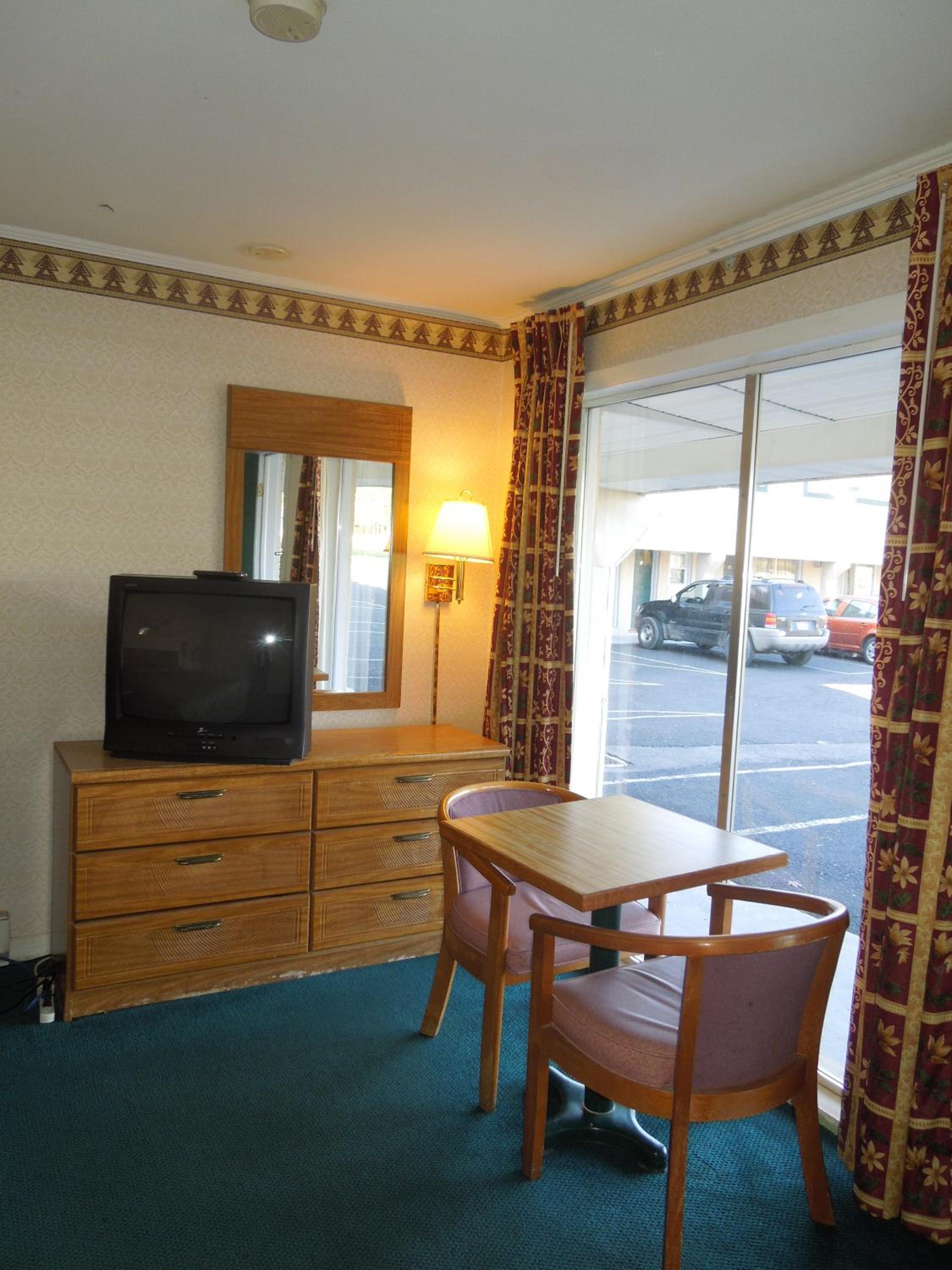 Standard King Room photo 2