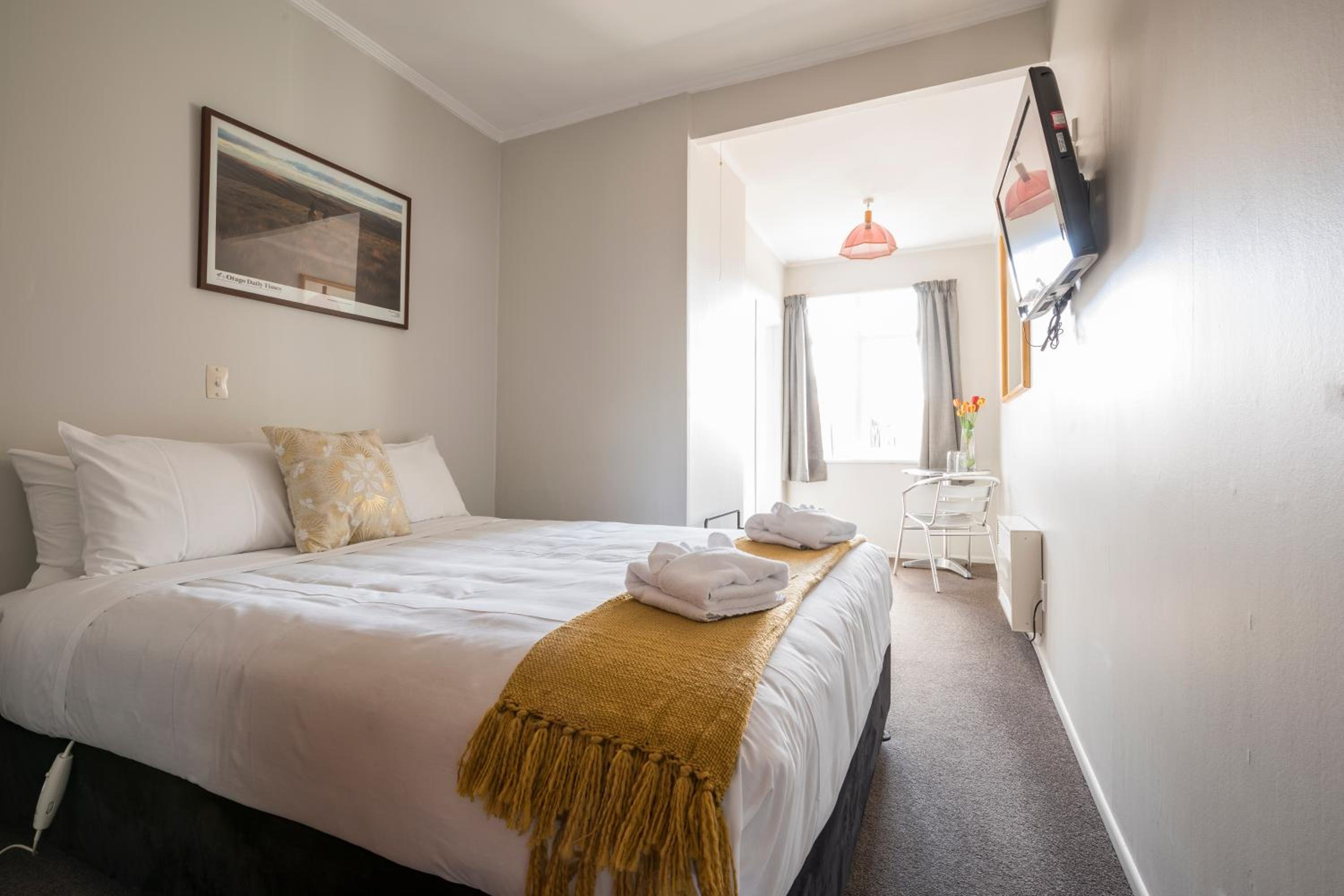 Queen Room photo 1