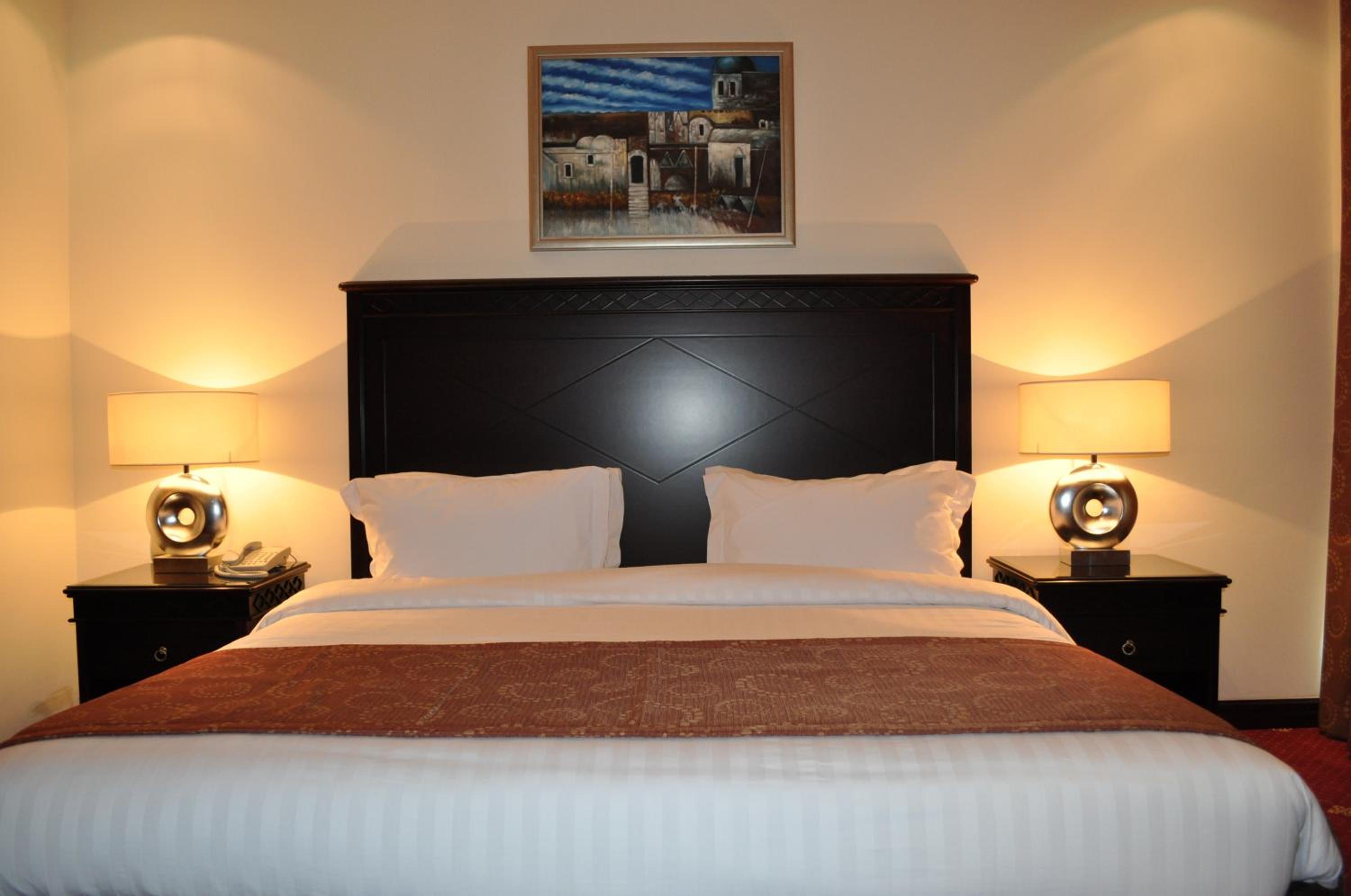 Deluxe Room - Photo 3