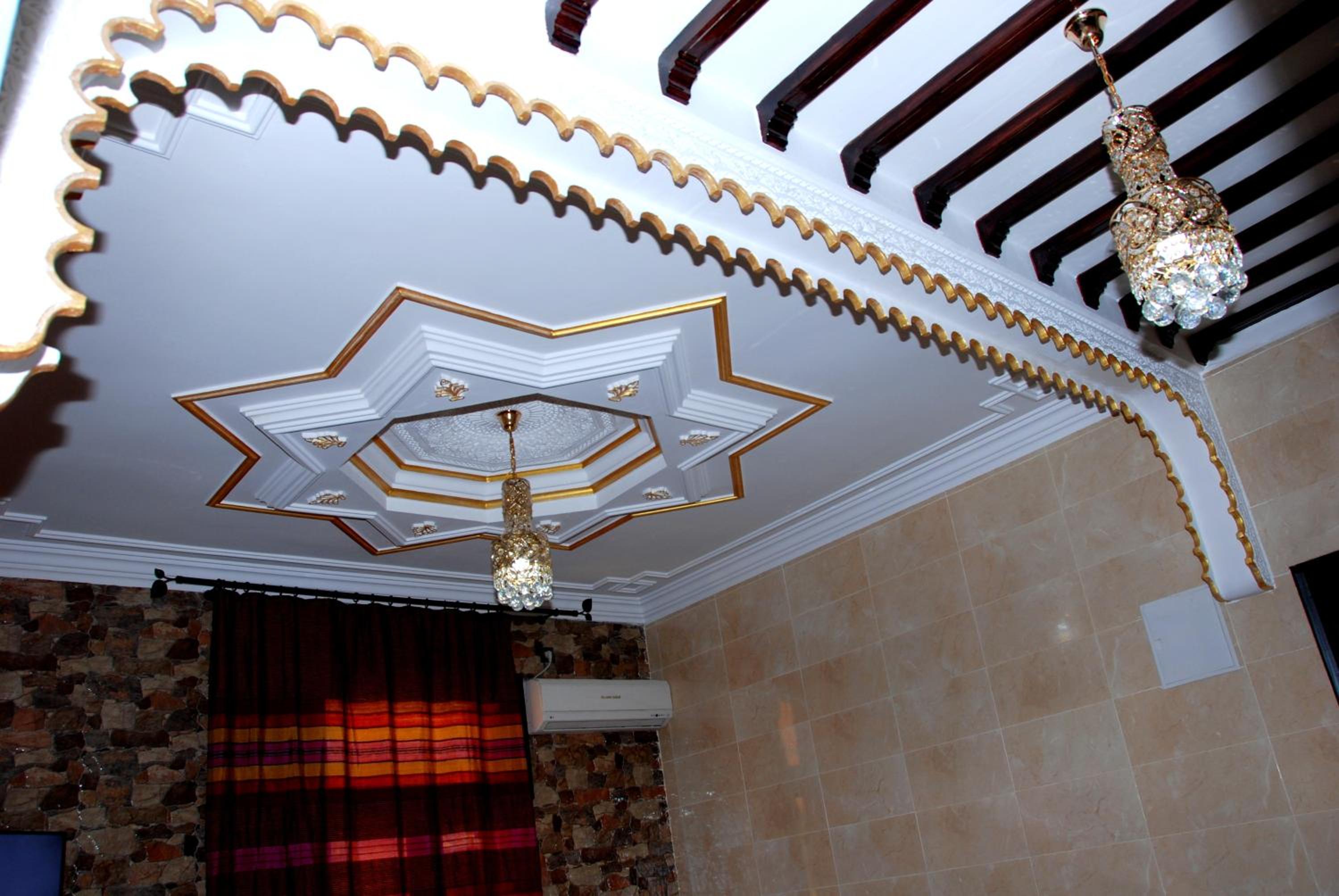 Family Suite with Balcony - Photo 22
