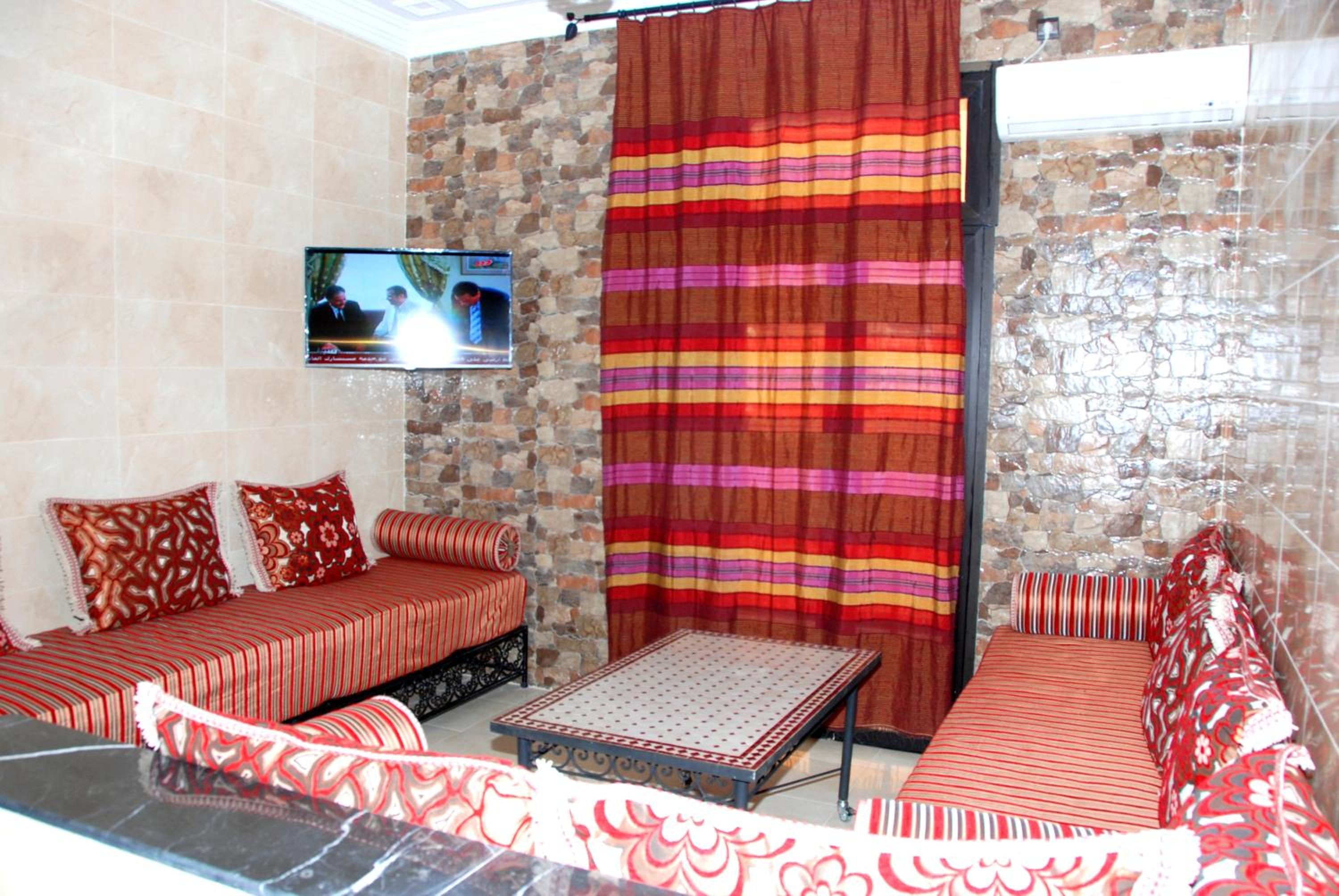Family Suite with Balcony - Photo 16