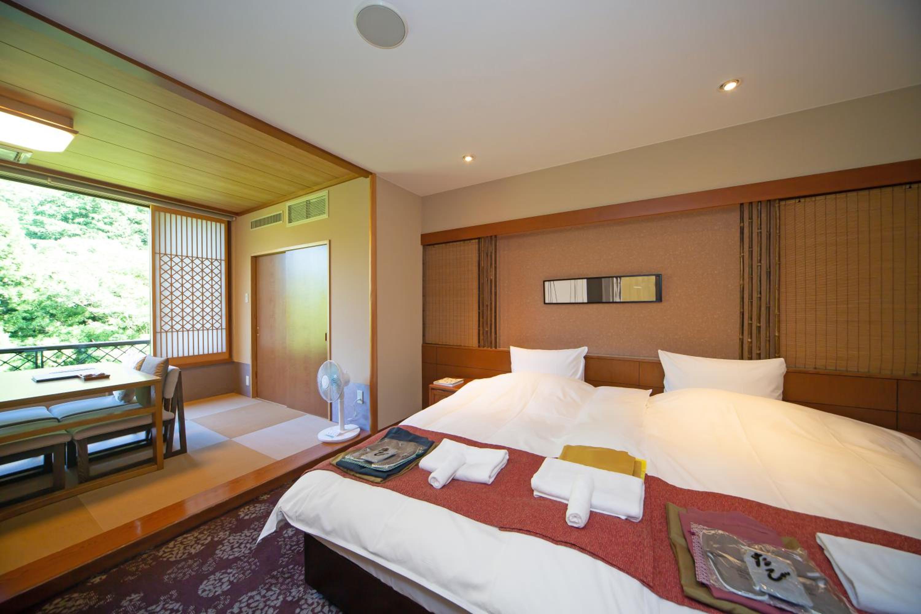 【Breakfast&Dinner Included】Superior Twin Room with Shower Room - Photo 1