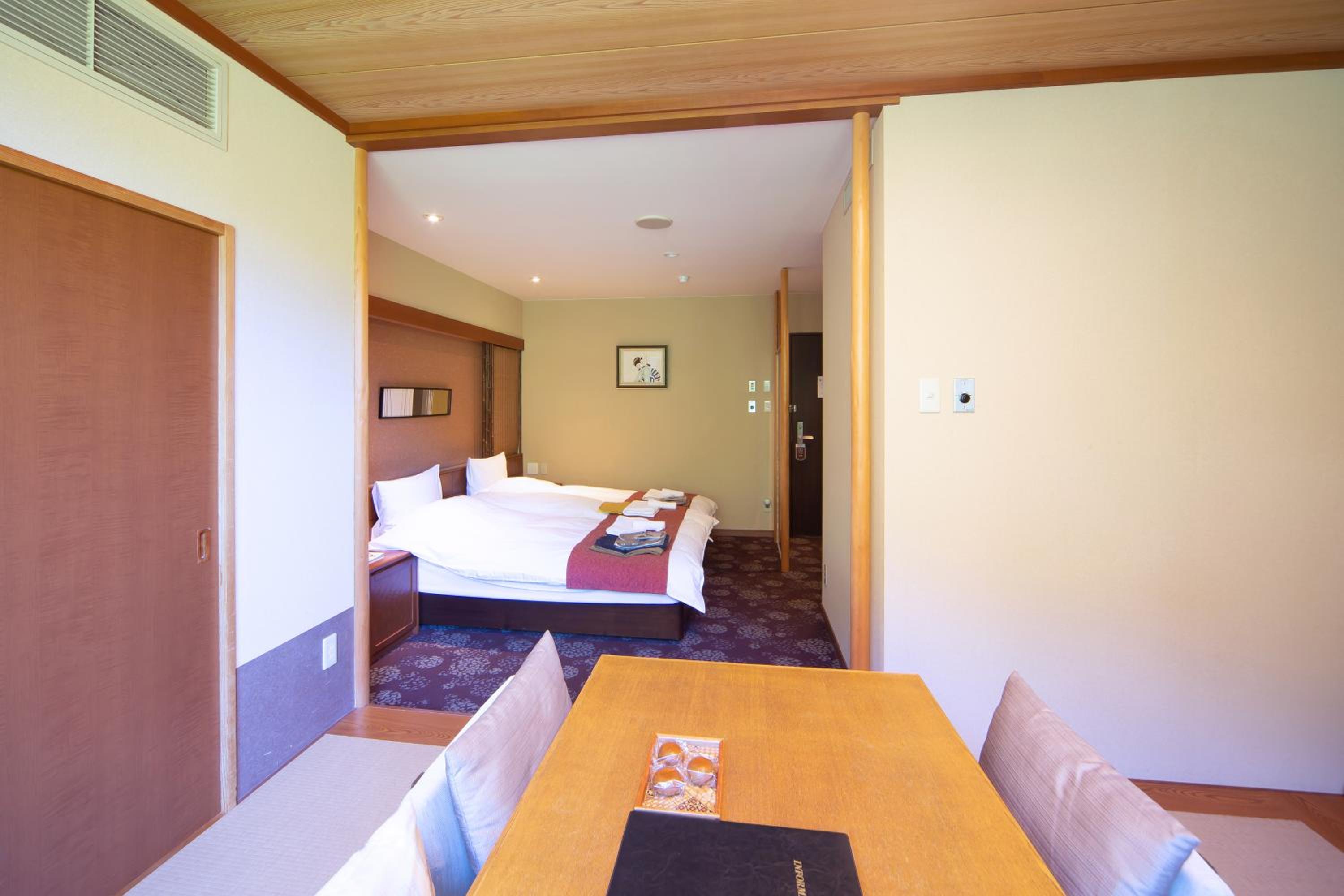 【Breakfast&Dinner Included】Superior Twin Room with Shower Room - Photo 2