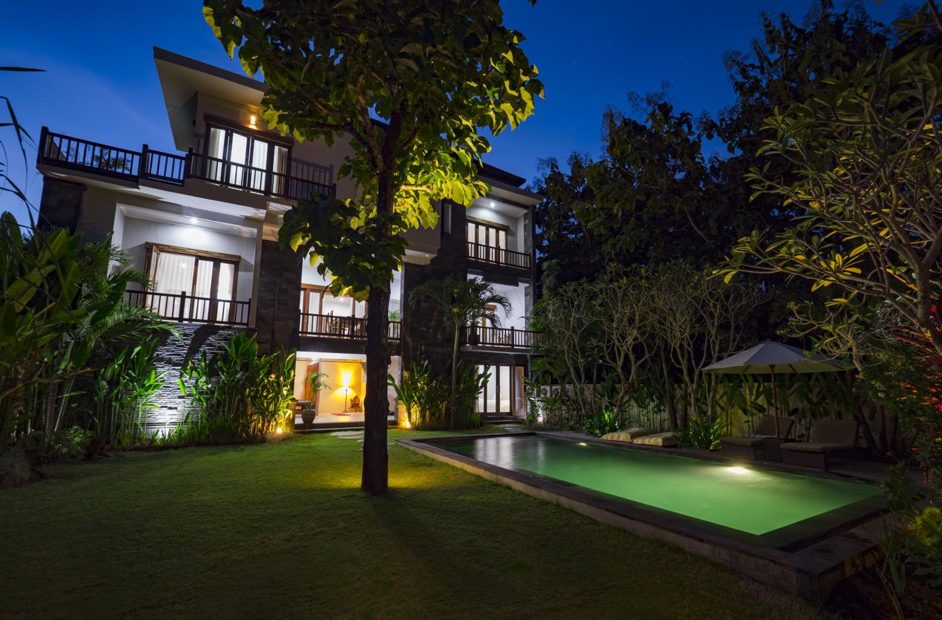 Double Room with Pool View - Photo 3