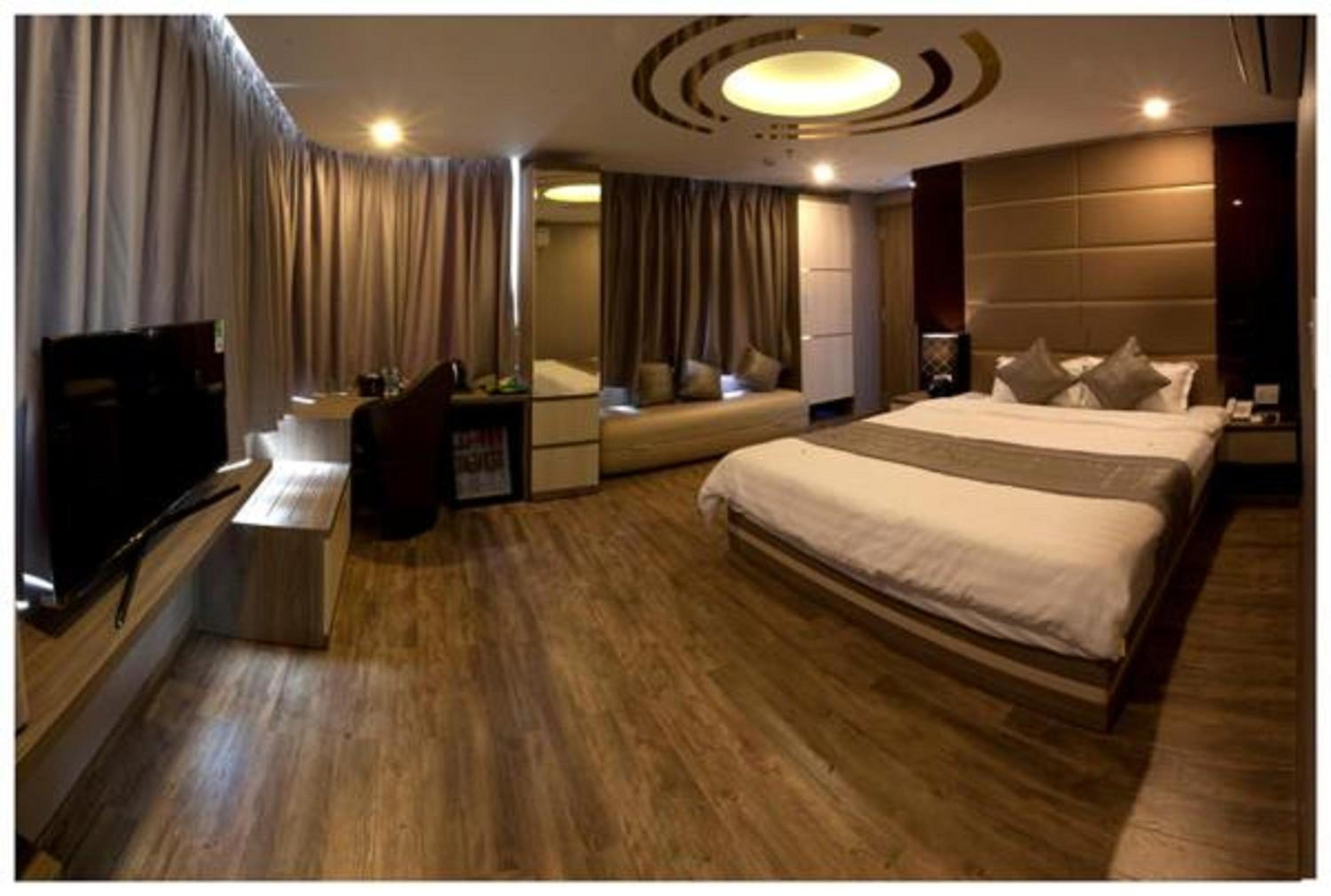 Deluxe Double or Twin Room photo 3