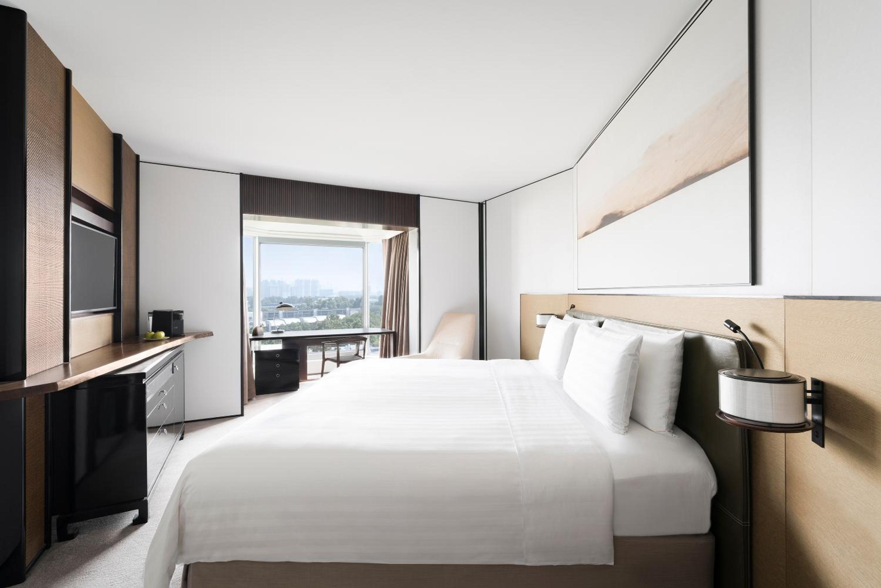 Horizon Club Deluxe King, Club Access