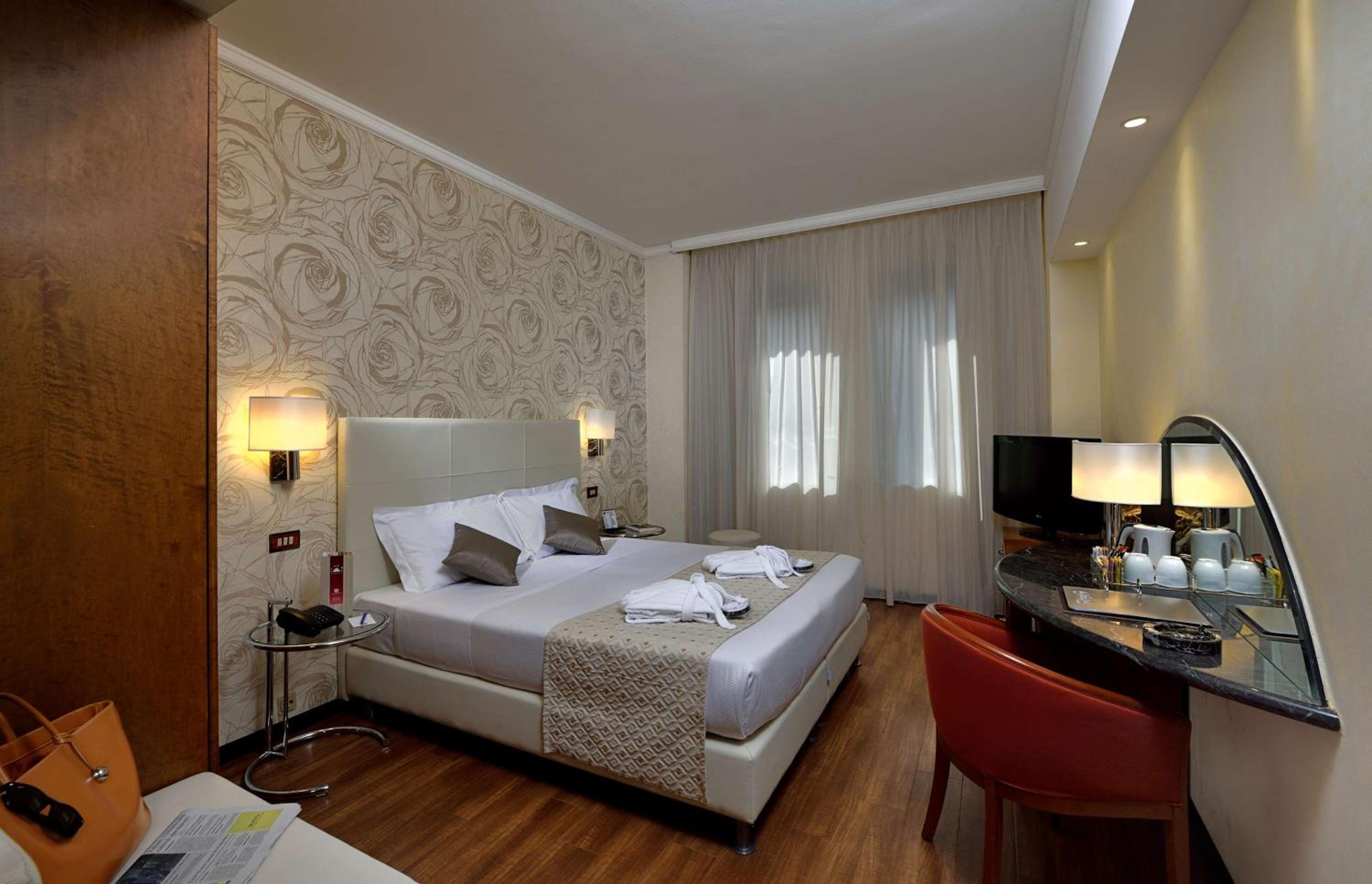 Comfort Queen Room photo 1
