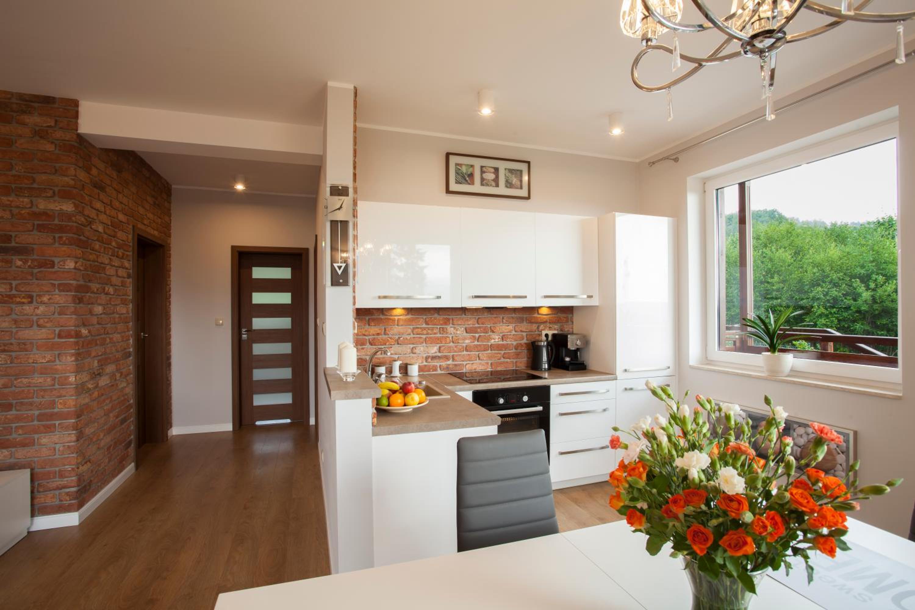 One-Bedroom Apartment - Photo 9