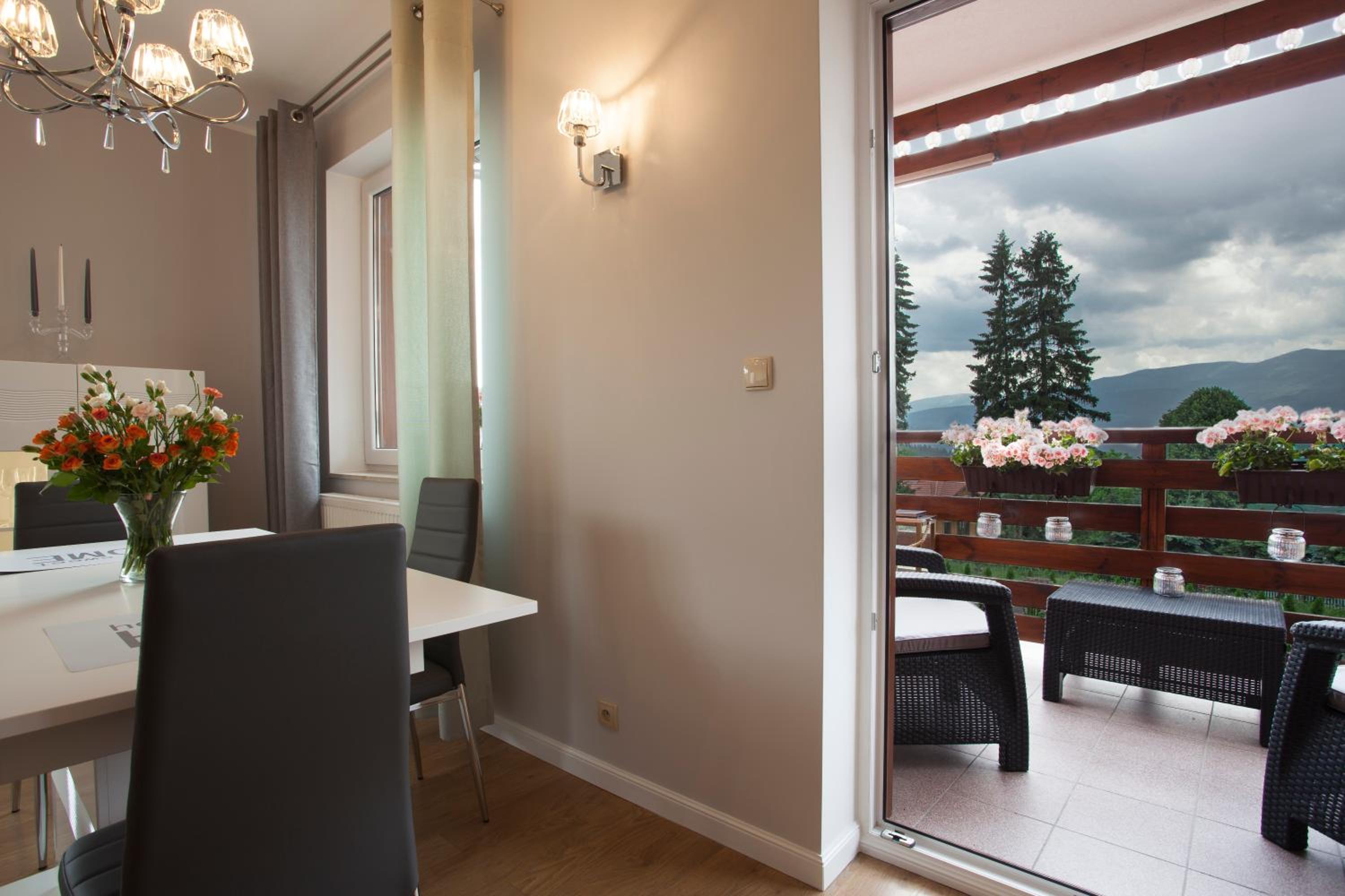 One-Bedroom Apartment - Photo 8