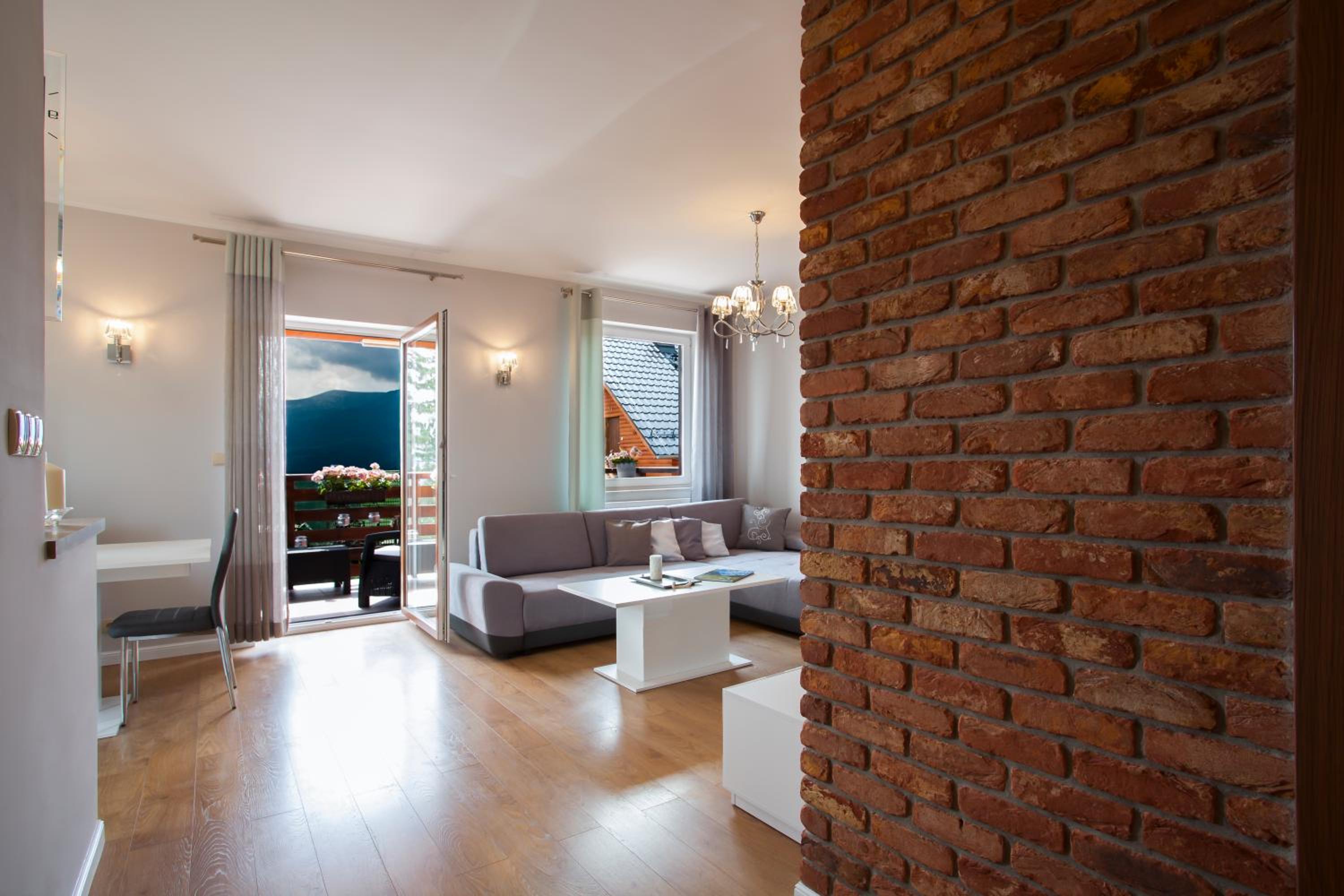 One-Bedroom Apartment - Photo 1