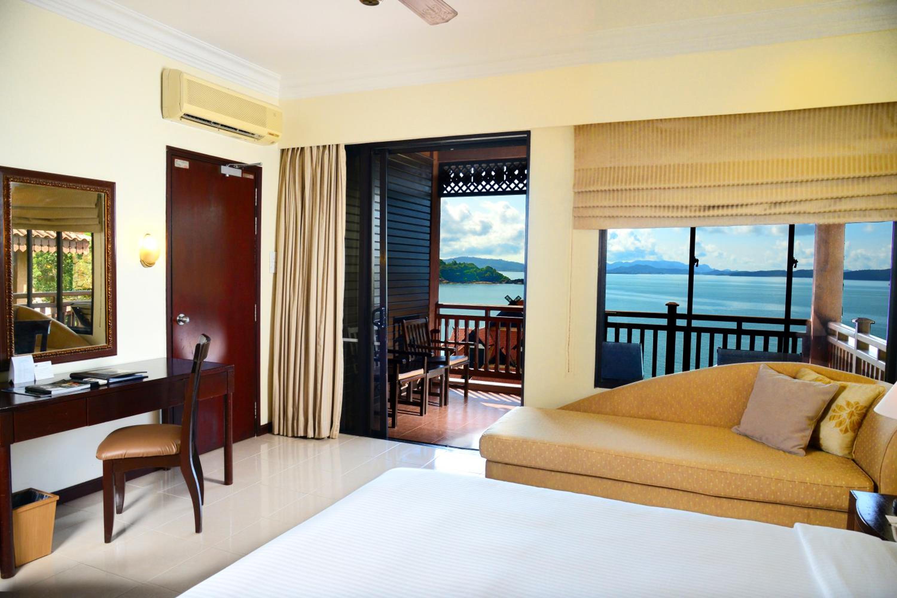 Premier Seaview Chalet - Photo 2
