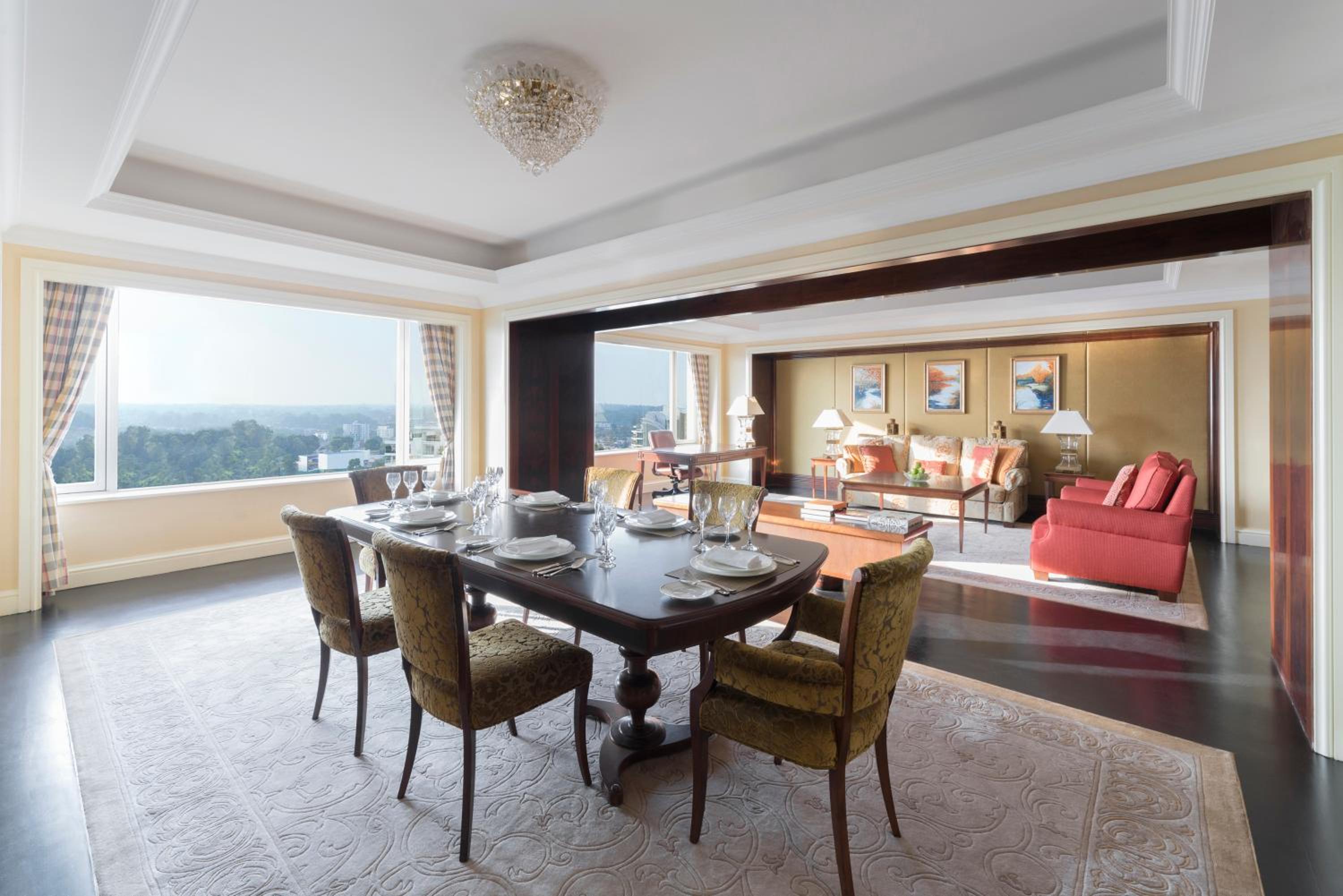 Valley Wing Singapore Suite