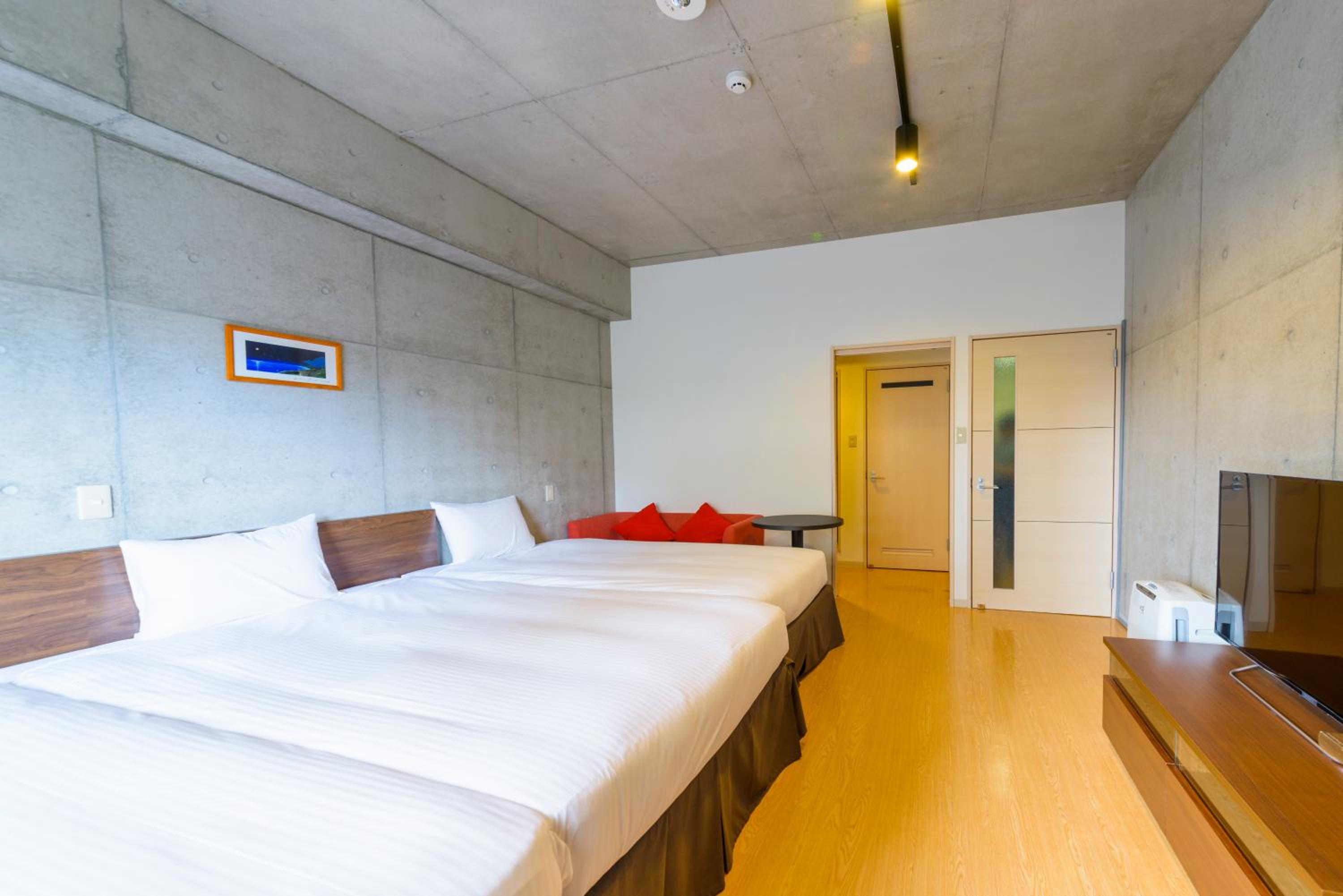 Deluxe Triple Room - Main Building - Non-Smoking photo 1