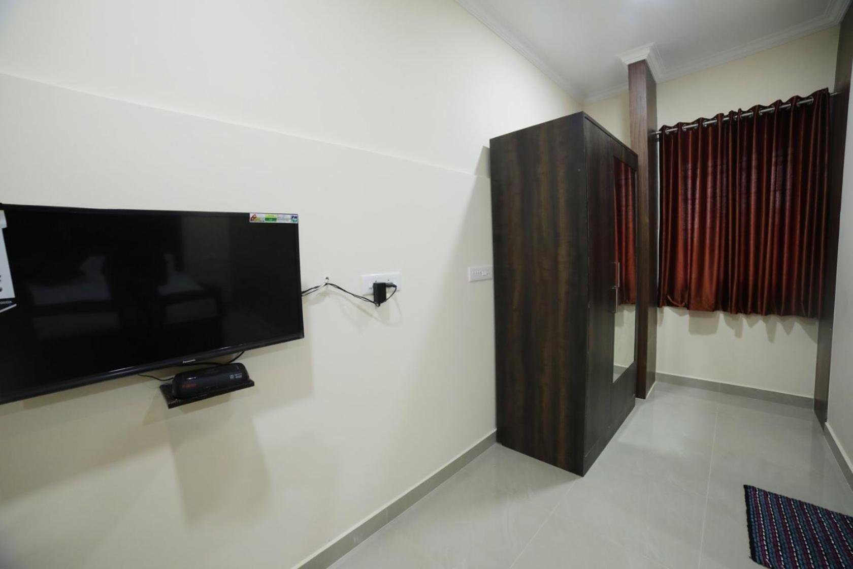 Deluxe Studio