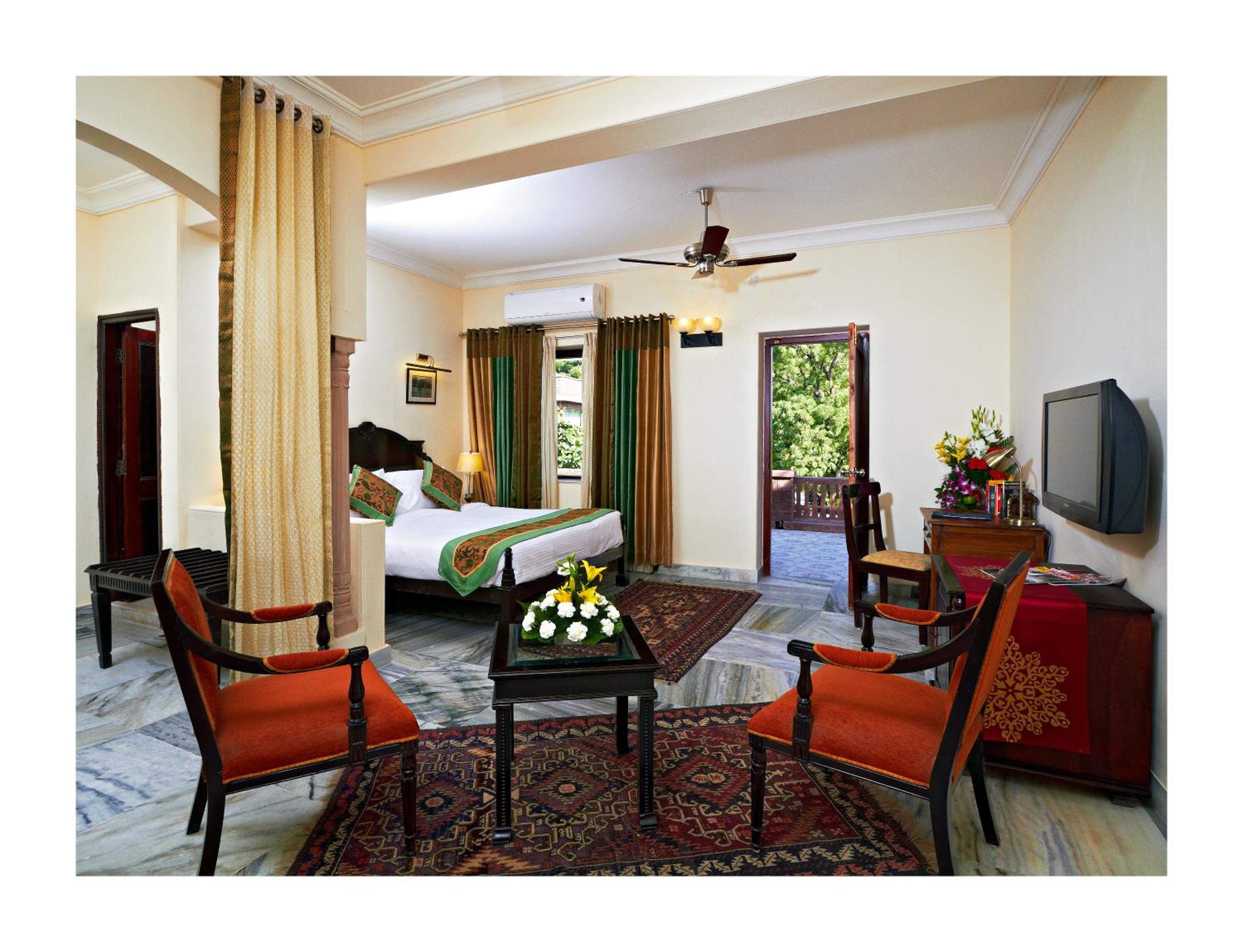 Luxury Suite - Photo 2