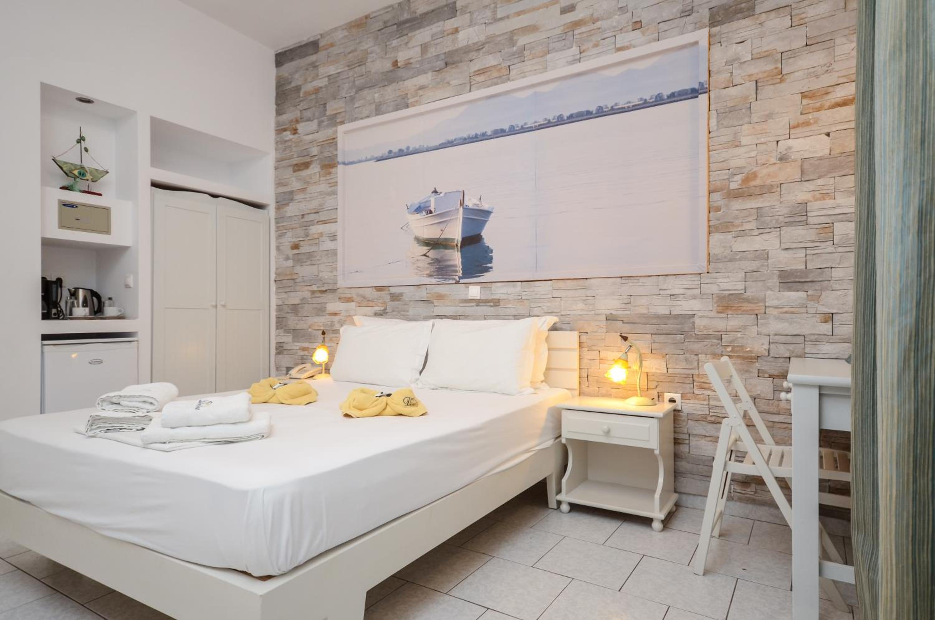 Double Room - Photo 4