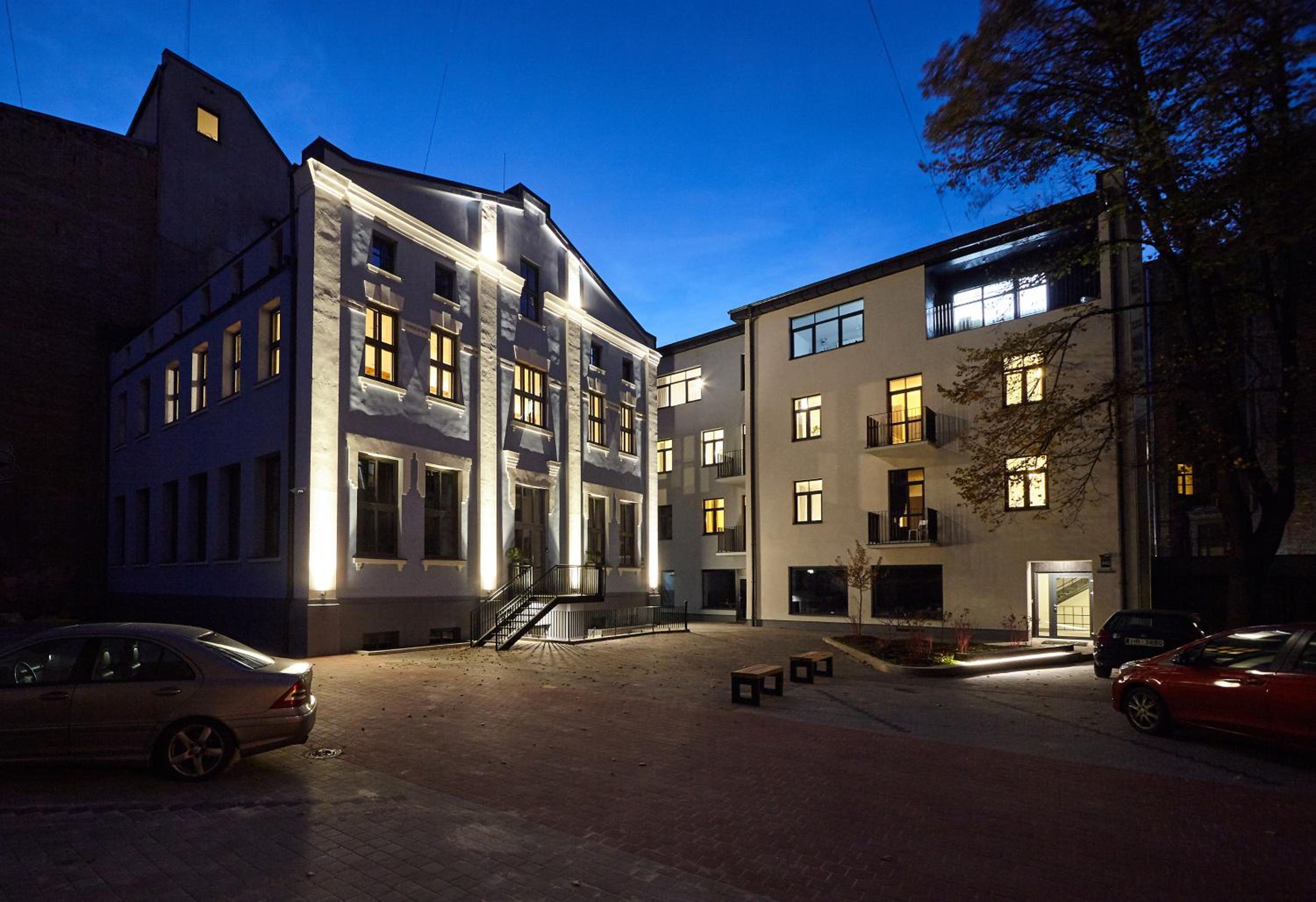 Four-Bedroom Apartment with Balcony  - Photo 1