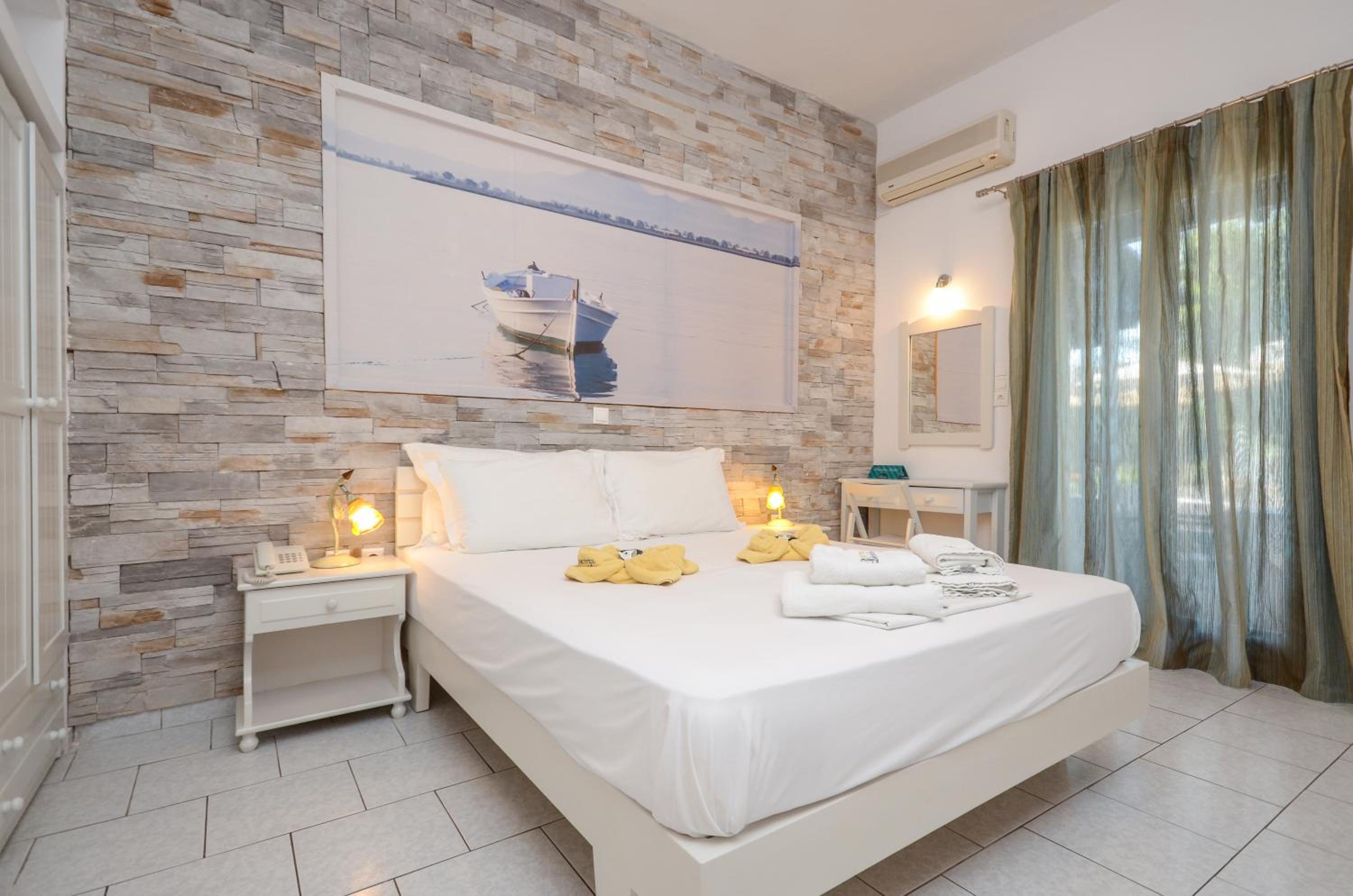Double Room - Photo 10