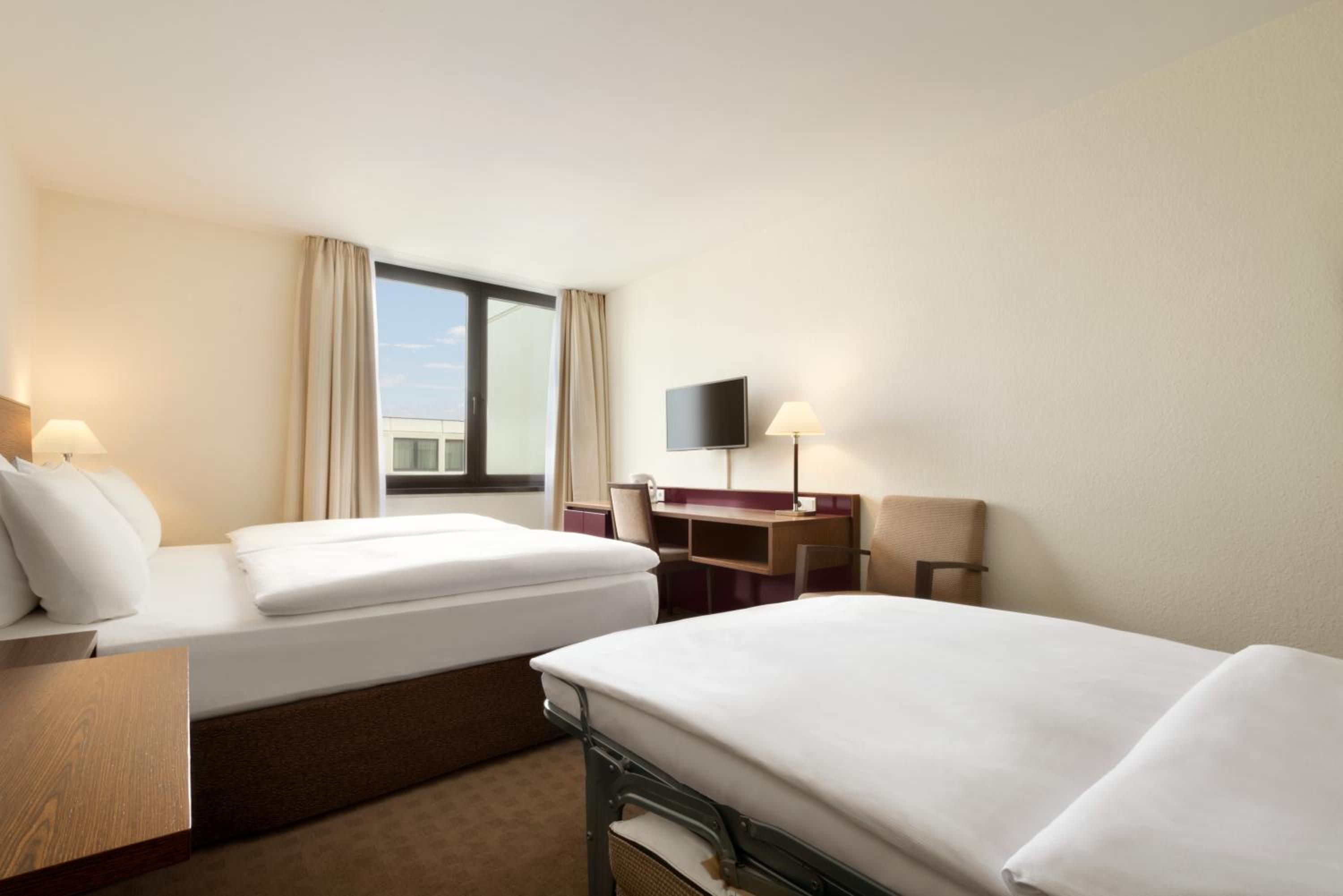 King Room with Sofa Bed - Non-Smoking