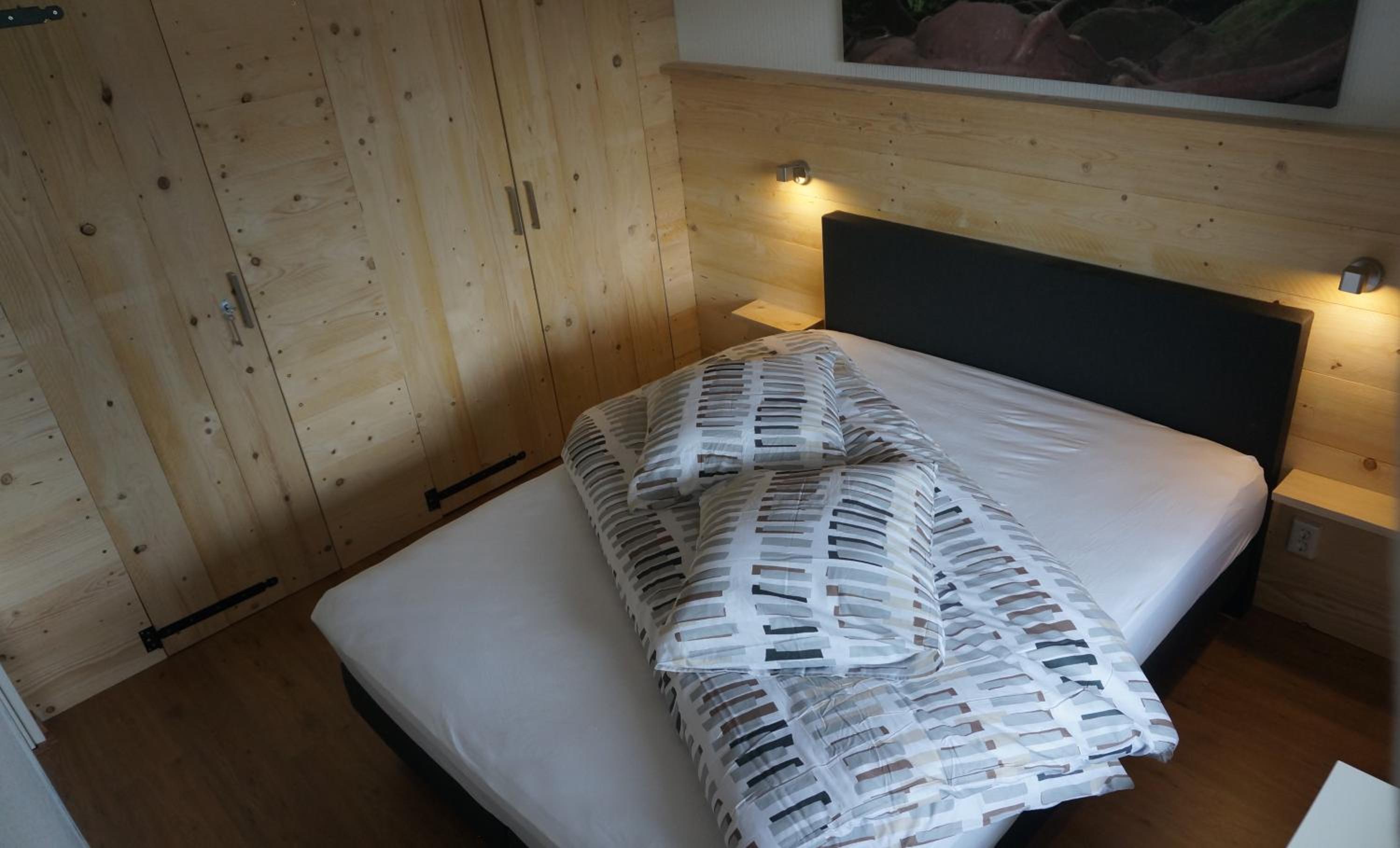 Two-Bedroom Apartment - Photo 33
