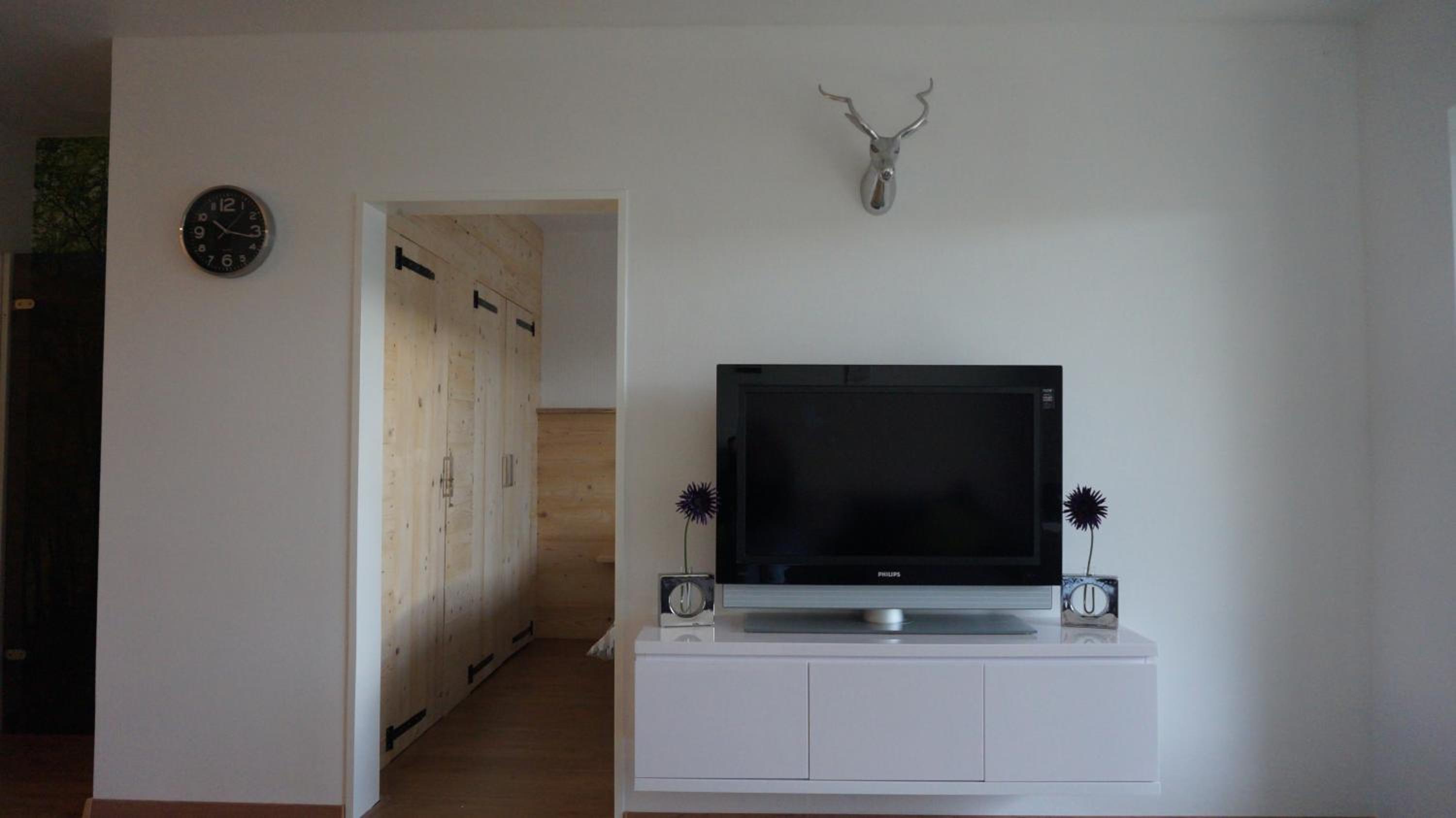 Two-Bedroom Apartment - Photo 21