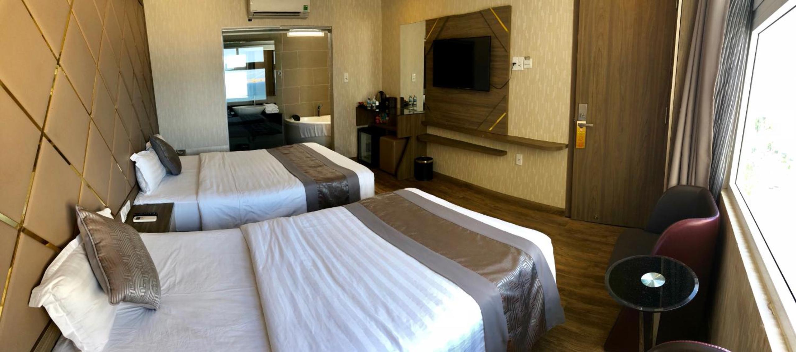 Deluxe Double or Twin Room photo 2