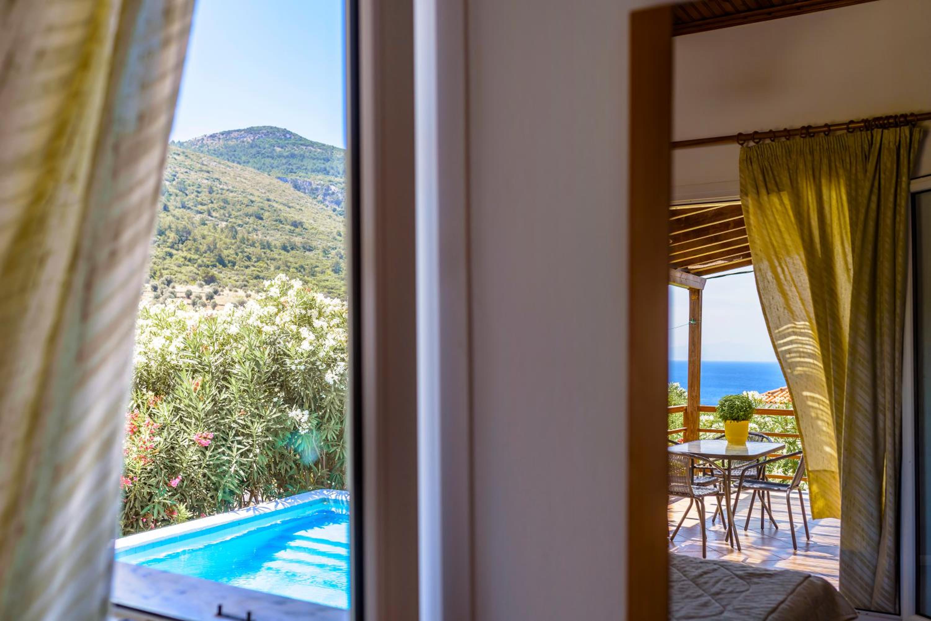 One-Bedroom Villa with Private Pool (2-4 Adults) photo 2
