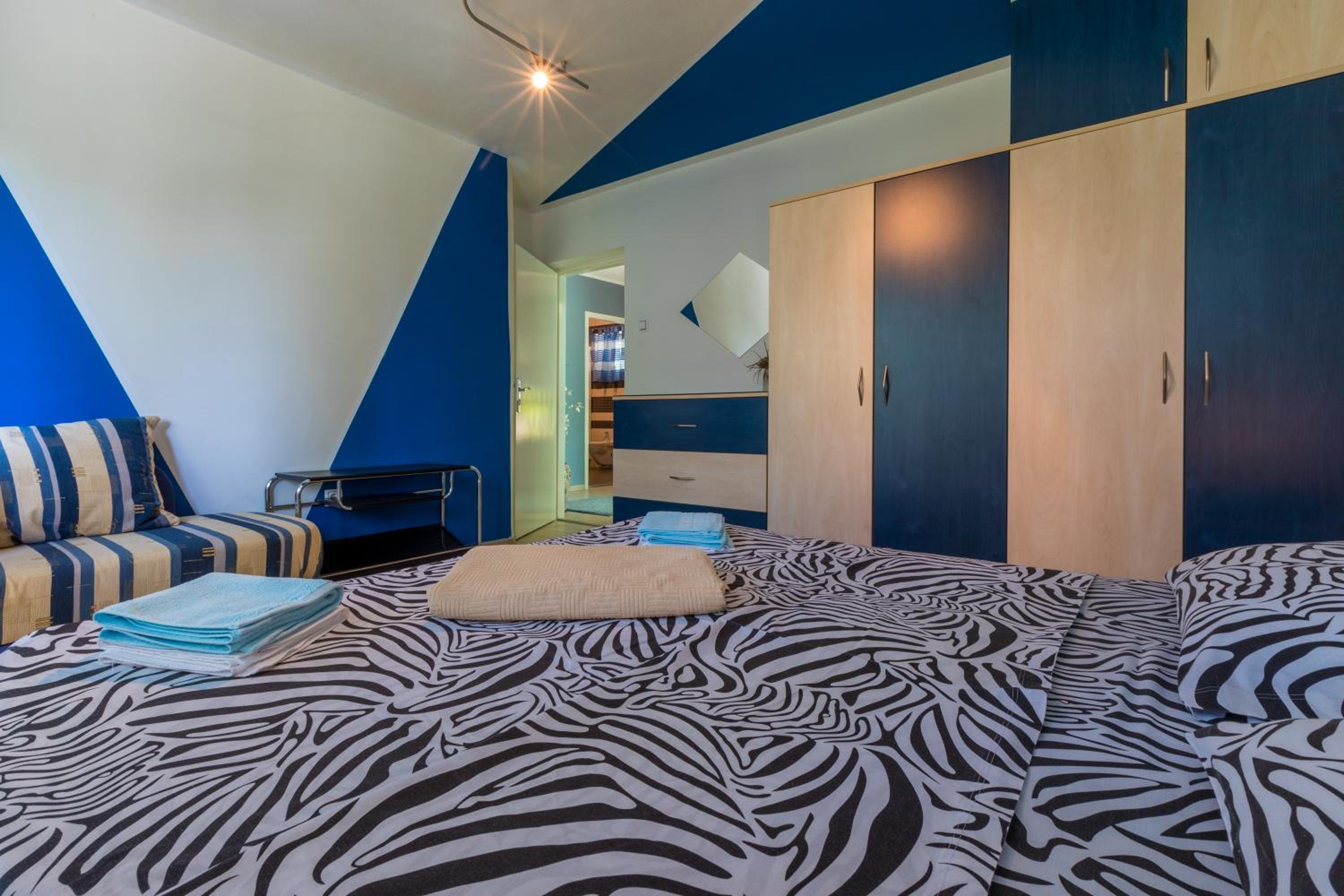 Apartment - Photo 3