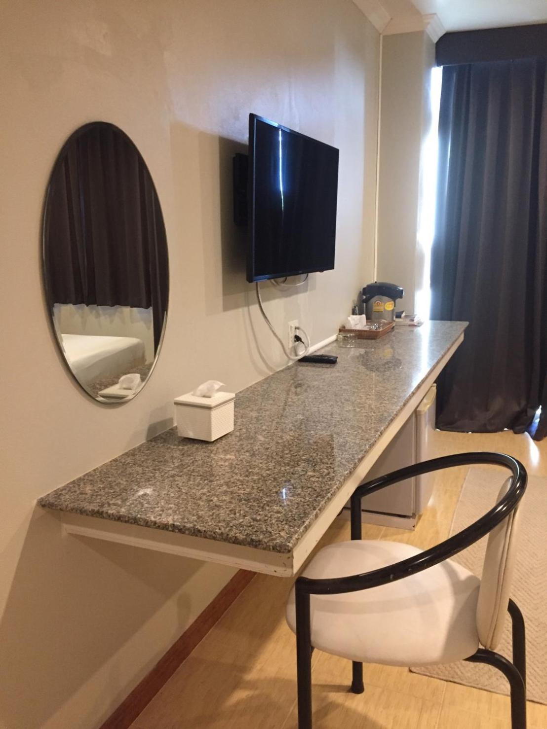 Deluxe Double or Twin Room - Photo 4